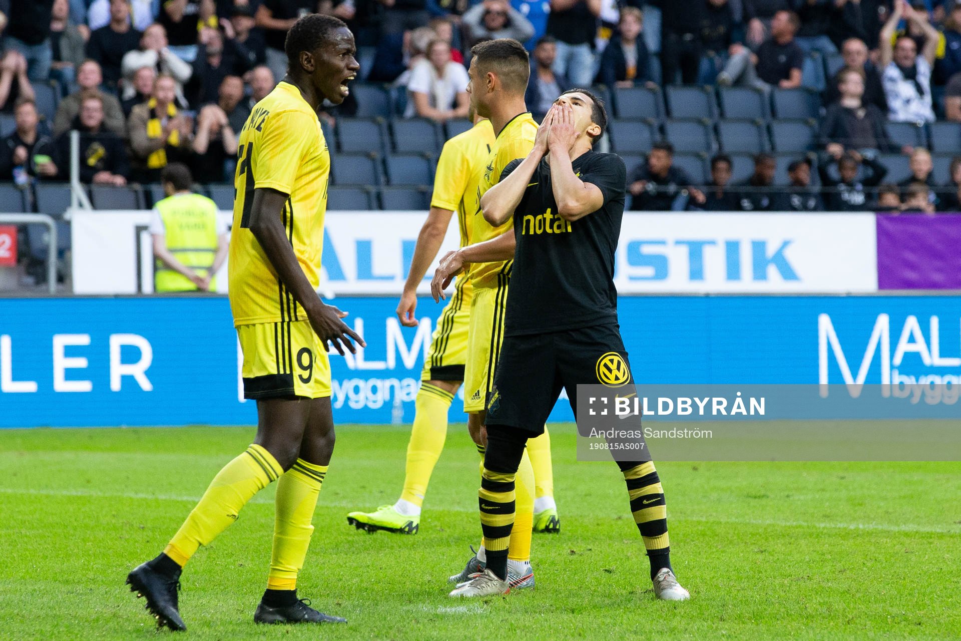 Tarik Elyounoussi of AIK reacts