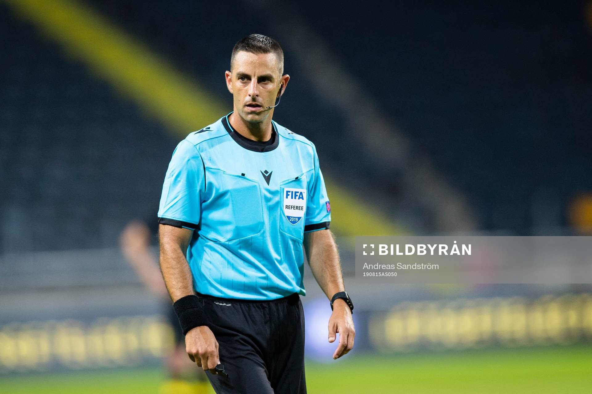 Referee Roi Reinshreiber