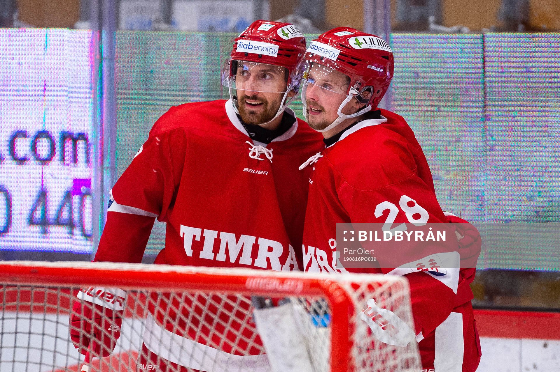 Timrås Albin Lundin och Jonathan Dahlén jublar