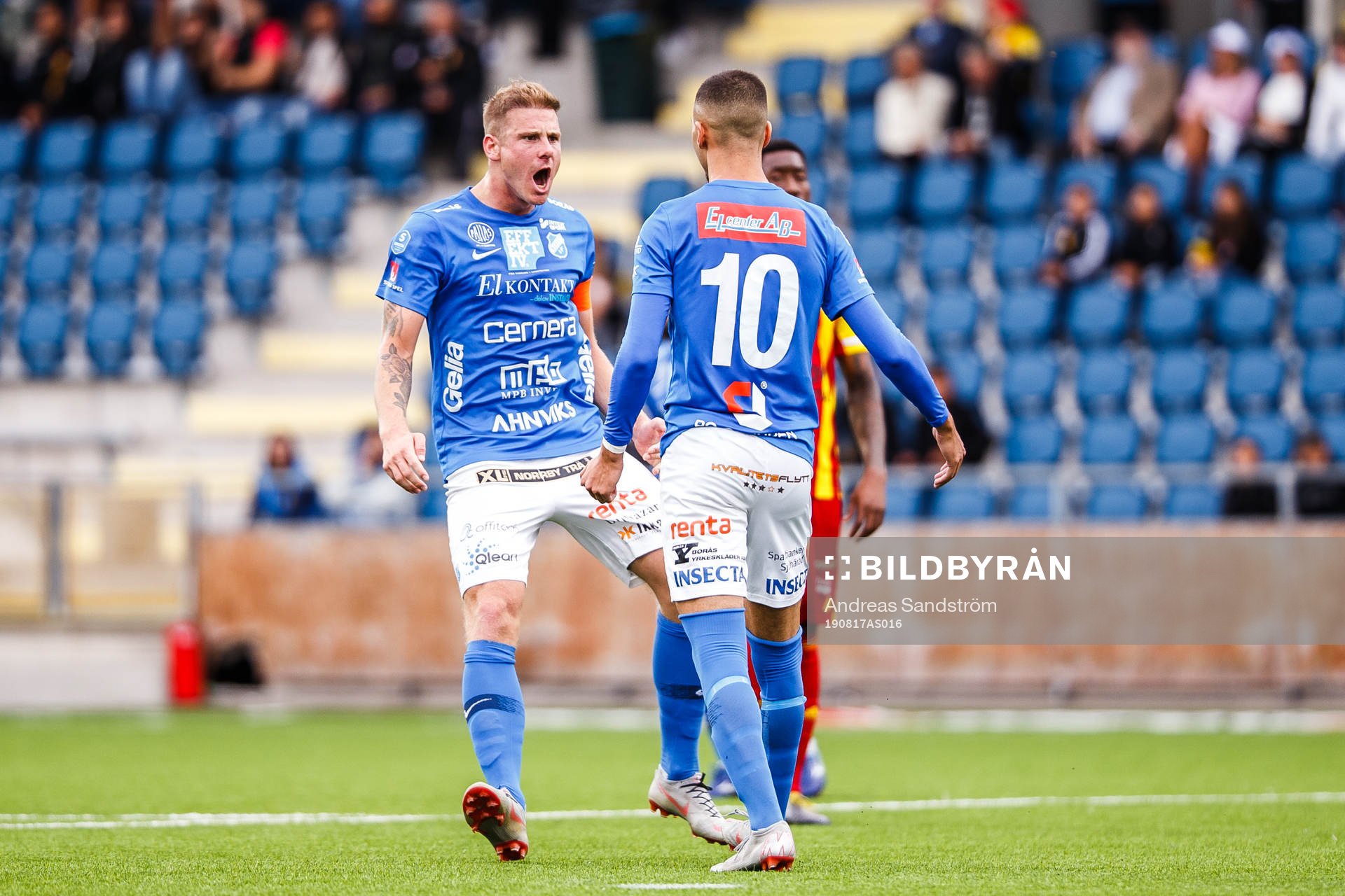 Norrbys Abdelrahman Saidi jublar med Nicklas Savolainen