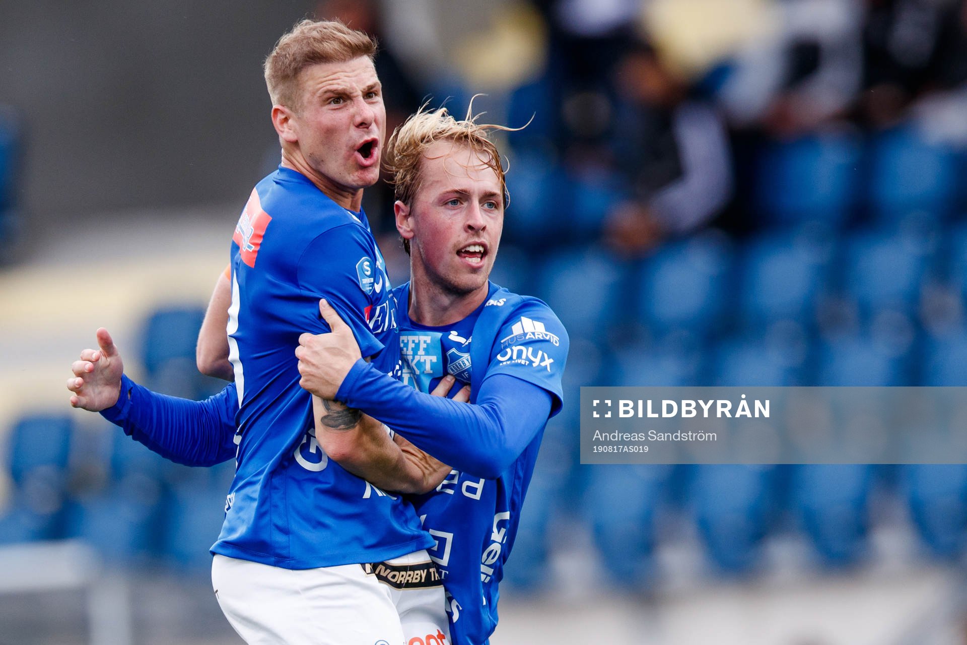 Norrbys Nicklas Savolainen och Robin Strömberg jublar