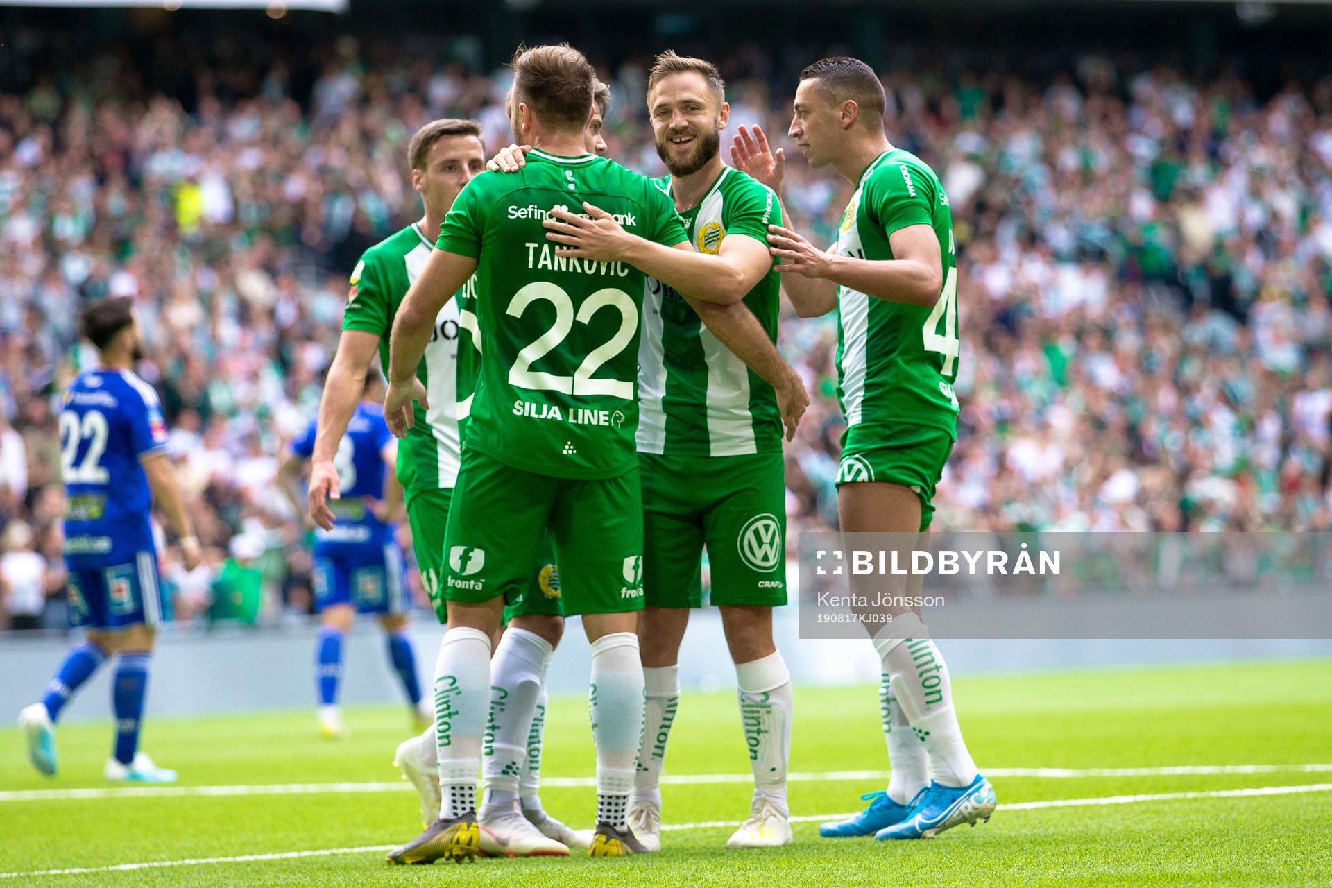 Hammarbys Muamer Tankovic jublar med Mats Solheim och