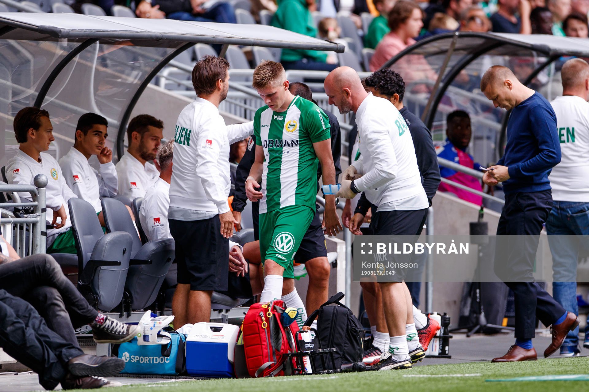 Hammarbys Aron Johannsson byts ut
