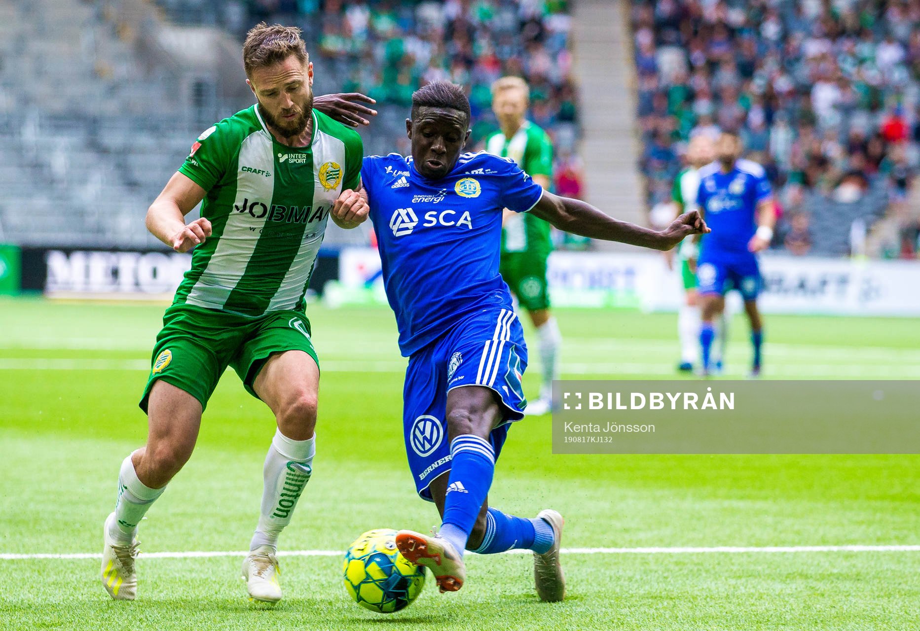 Hammarbys Mats Solheim och Sundsvalls Pa Konate