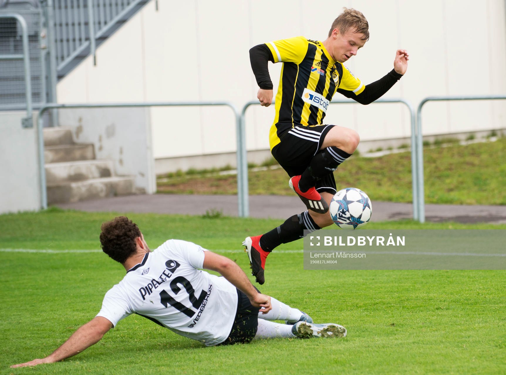 IFK Hässleholms Amel Crnalic  i matchen i division 2