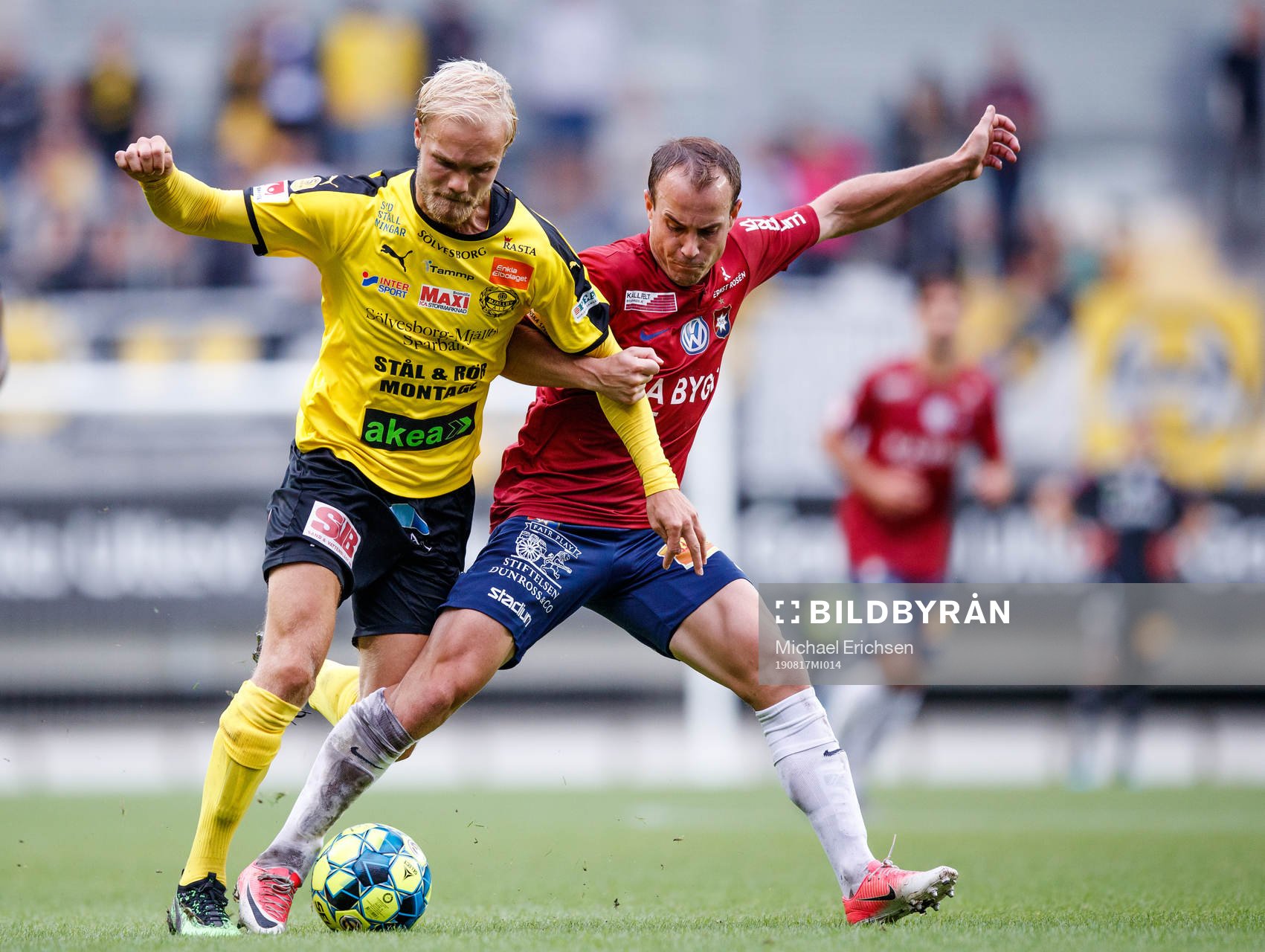 Mjällbys Viktor Gustafson och Örgrytes Calle Wede