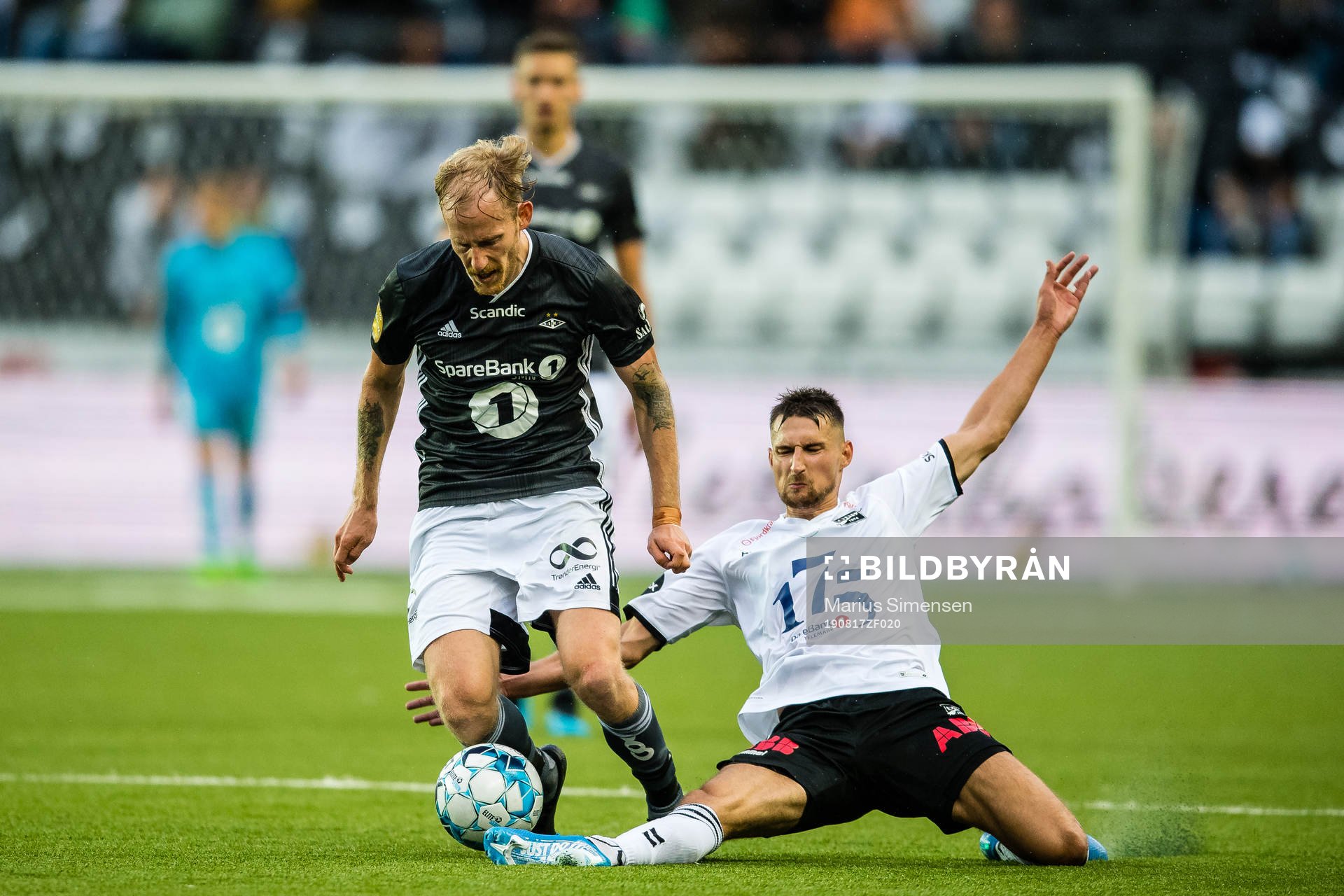 Gjermund Åsen of Rosenborg and Elbasan Rashani of Odd