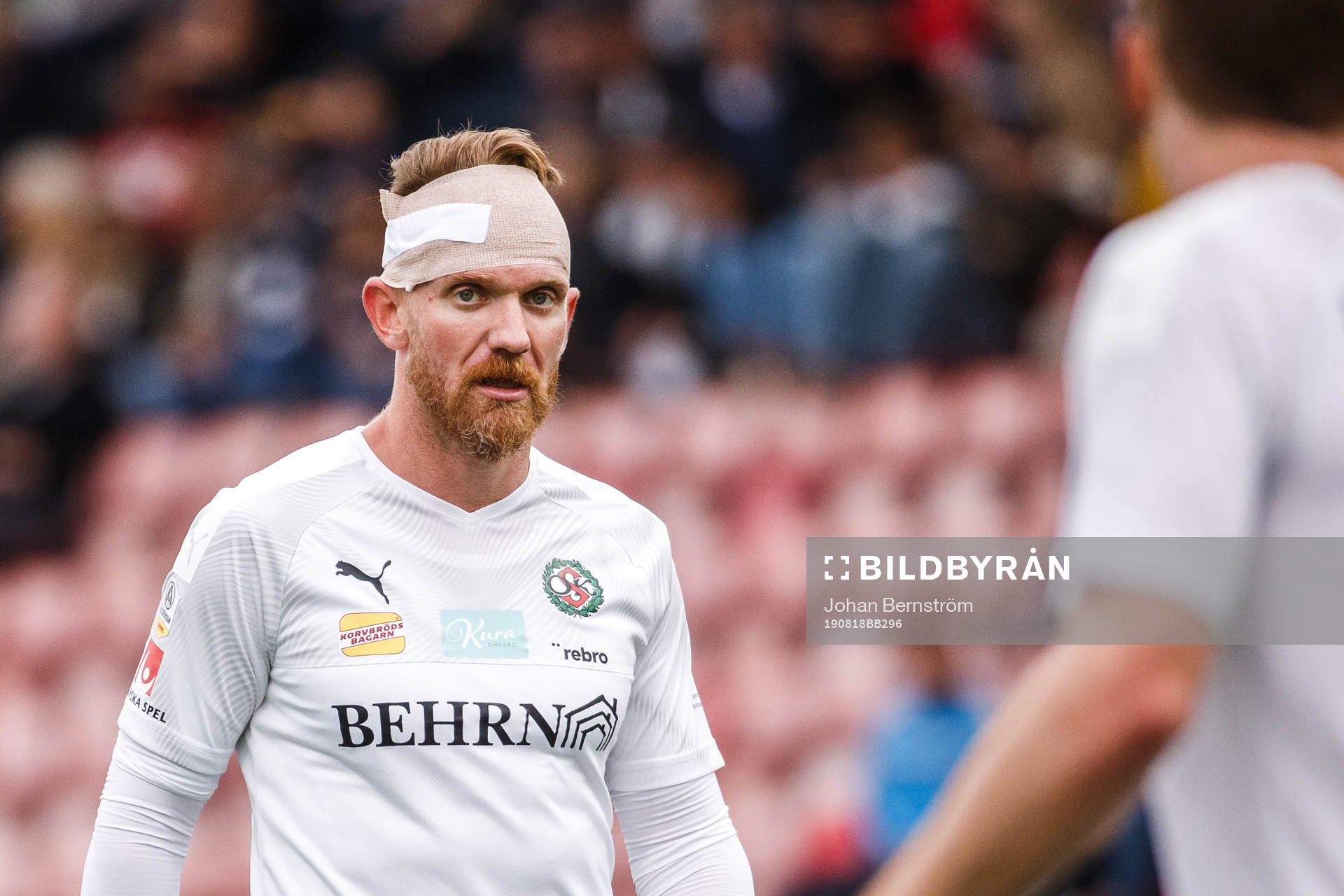 Örebros Michael Almebäck med bandage