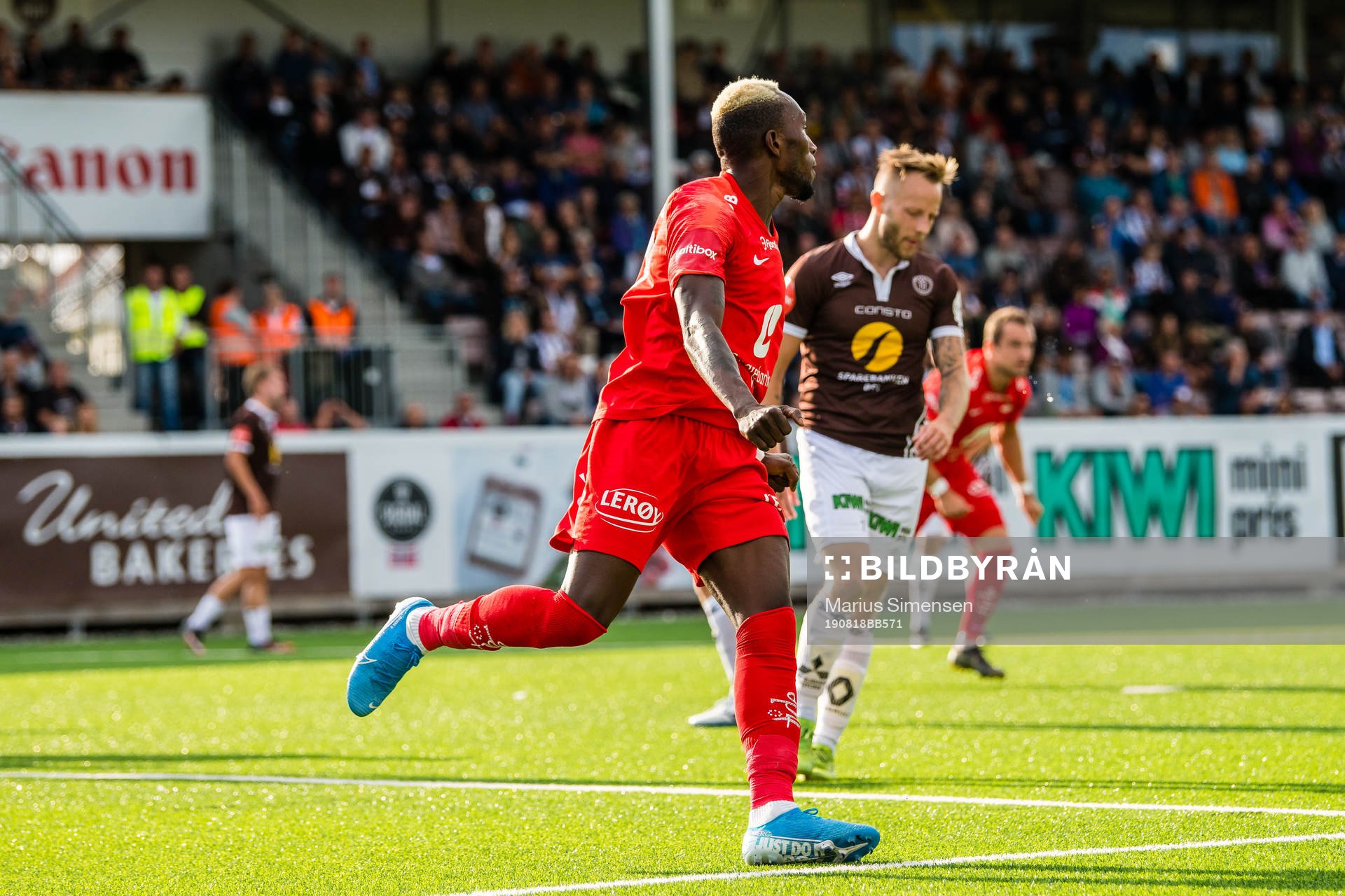 Karamoko Daouda Bamba of Brann celebrates