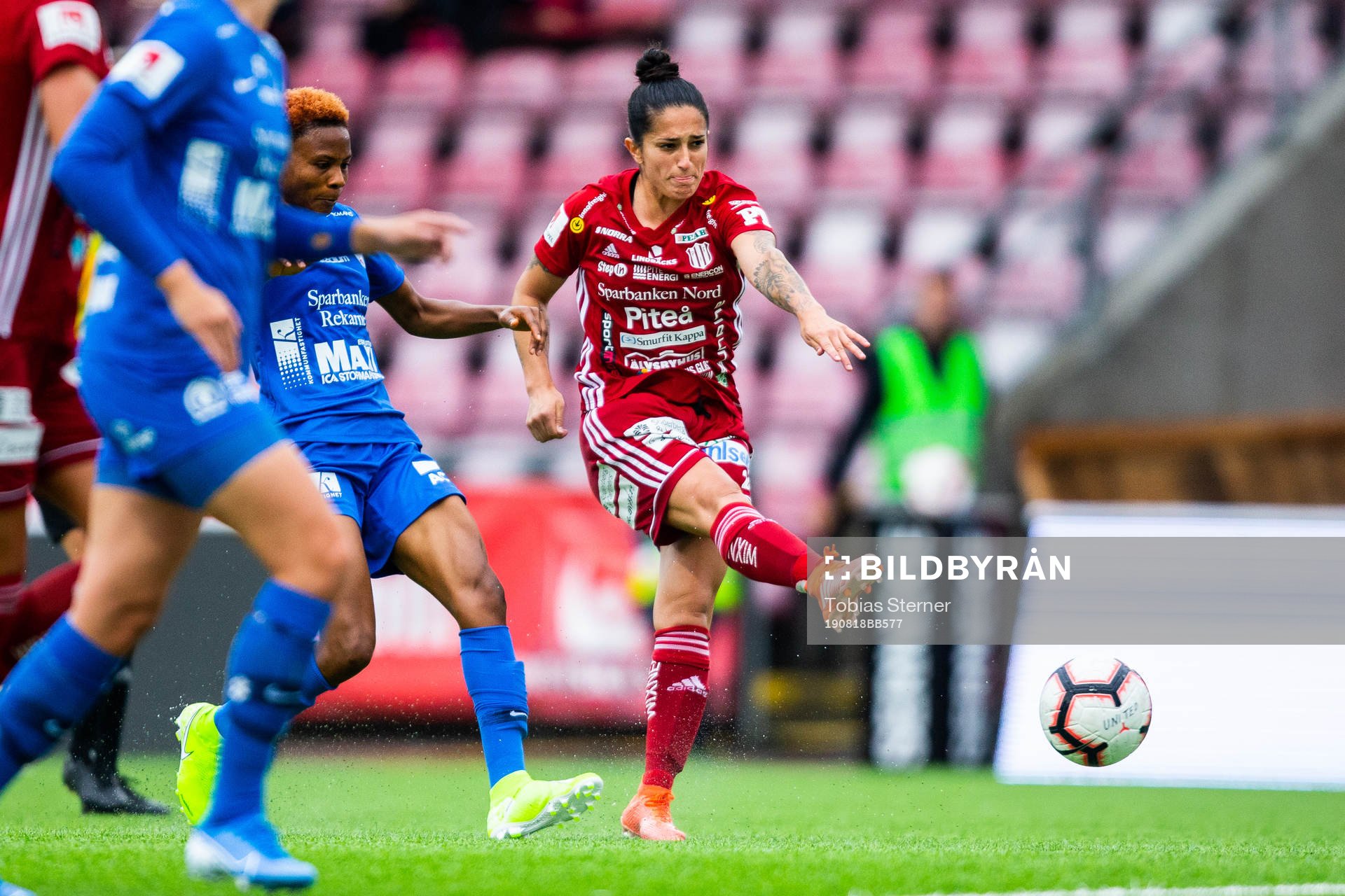Piteås Fernanda Da Silva skjuter ett skott