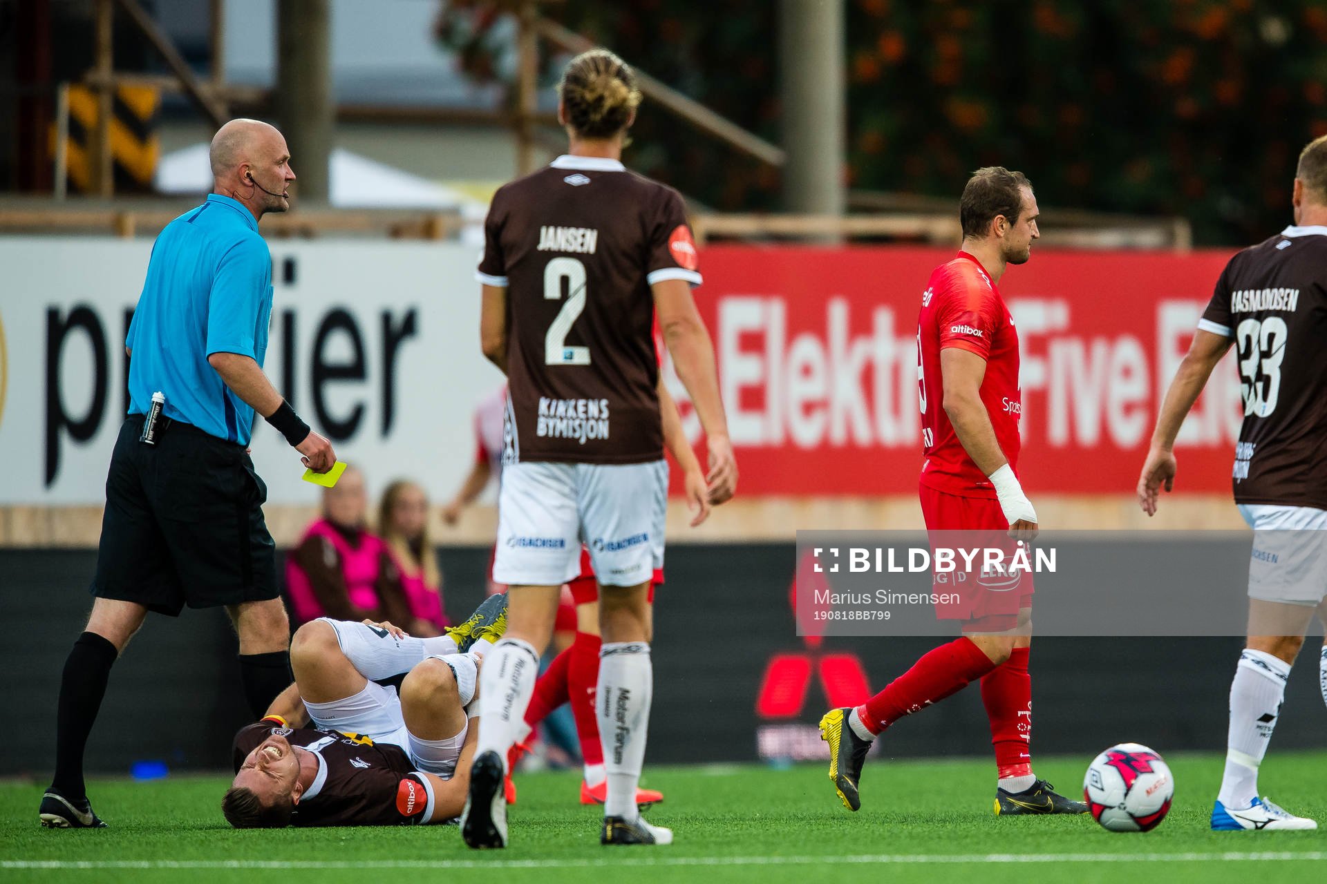 Christian Andreas Gauseth of Mjøndalen in pain while Veton
