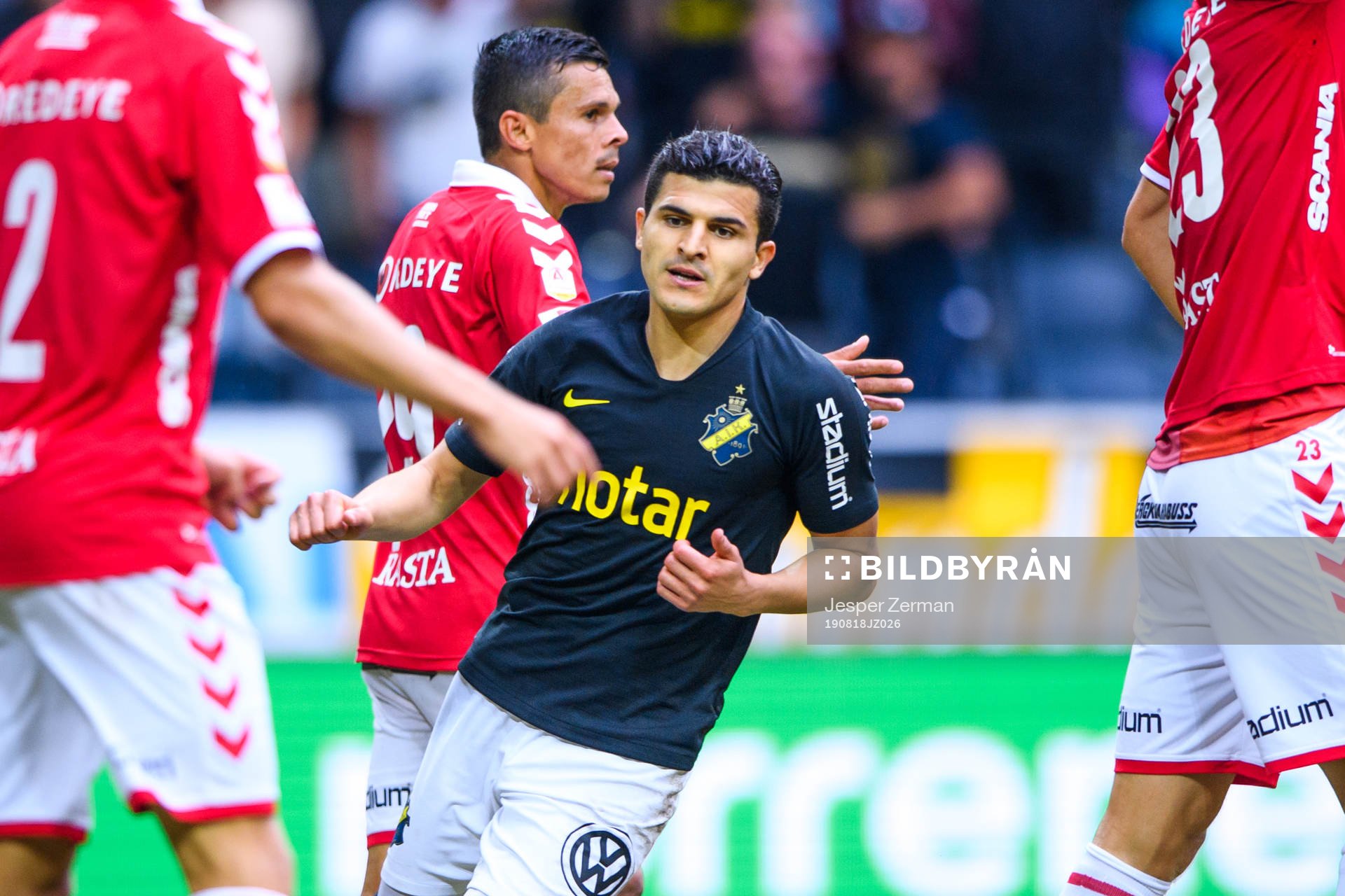 AIK:s Tarik Elyounoussi jublar efter 1-2 under fotbollsmatchen i Allsvenskan mellan AIK och Kalmar den 18 augusti 2019 i Stockholm.
