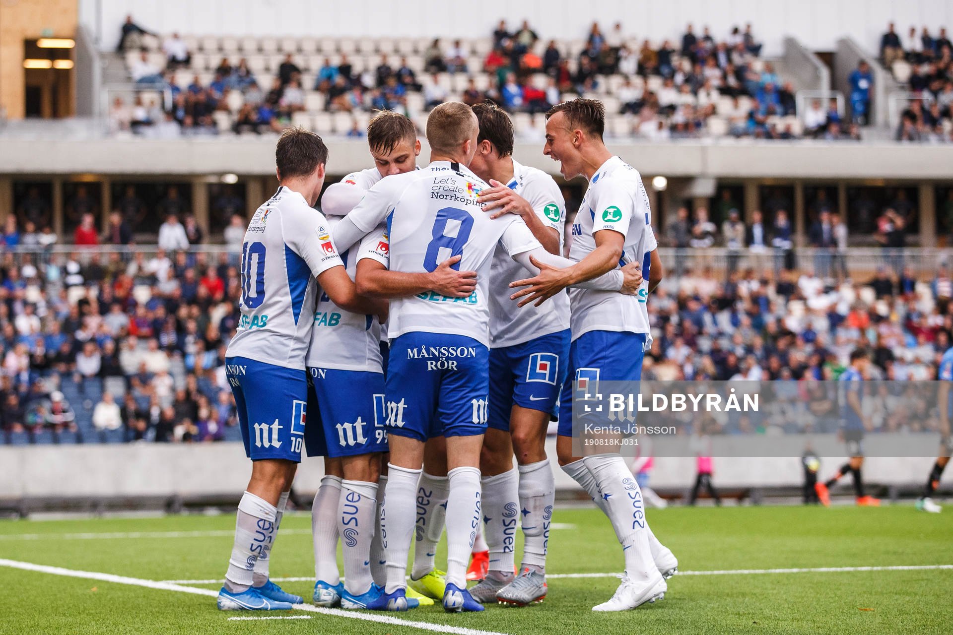 IFK Norrköpings spelare jublar