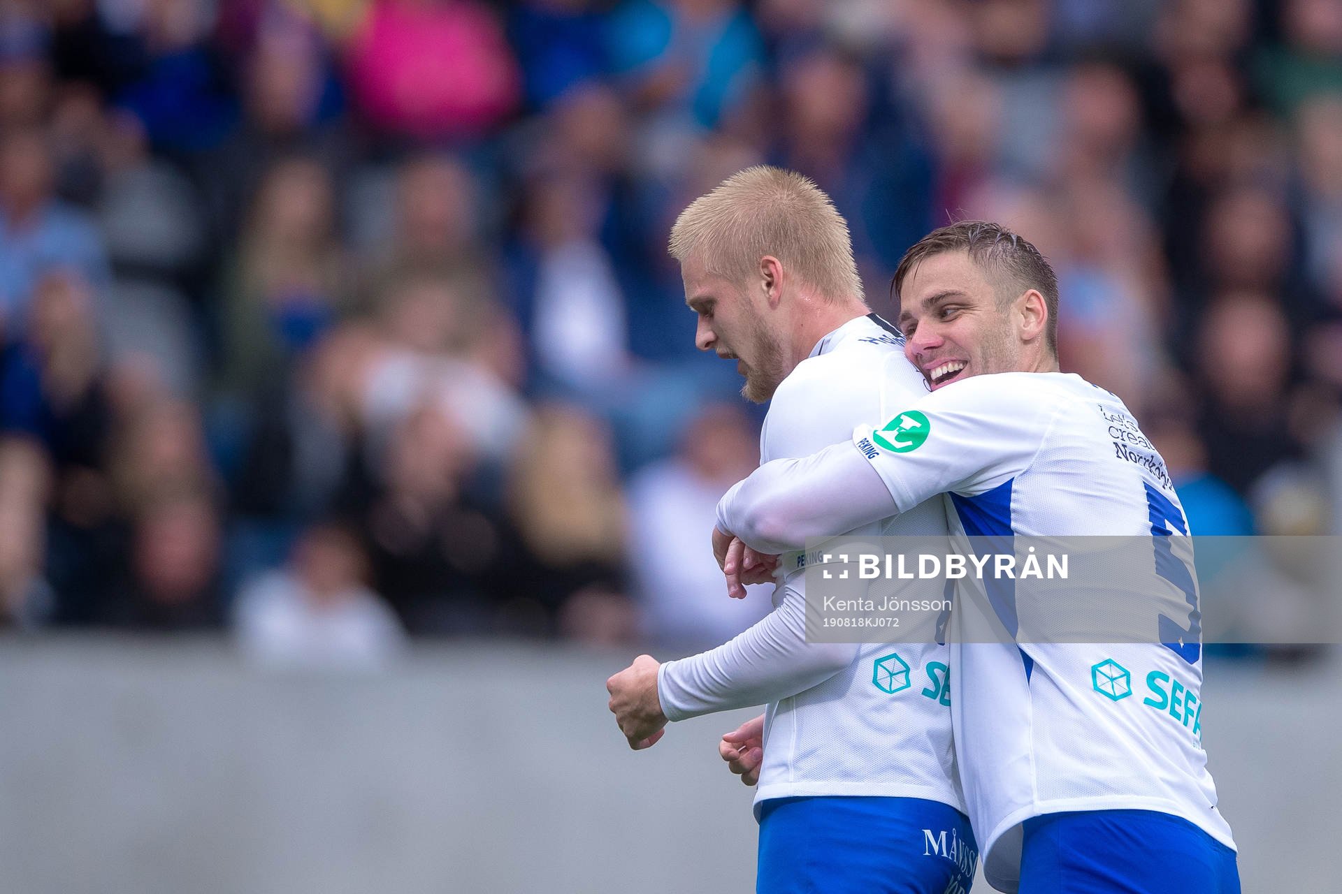 Norrköpings Kalle Holmberg jublar med Christoffer Nyman
