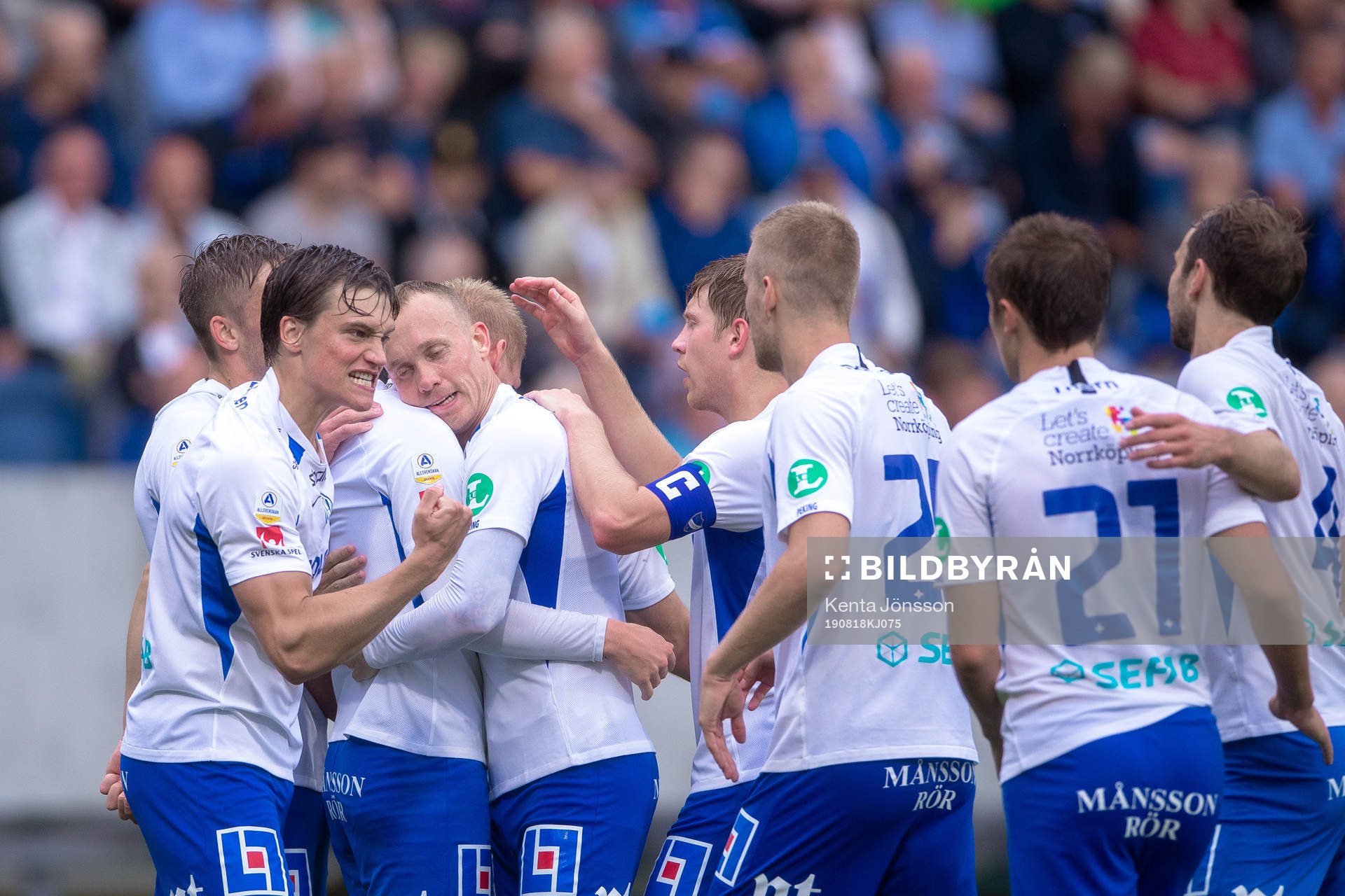Norrköpings Jón Gudni Fjóluson jublar med Gudmundur