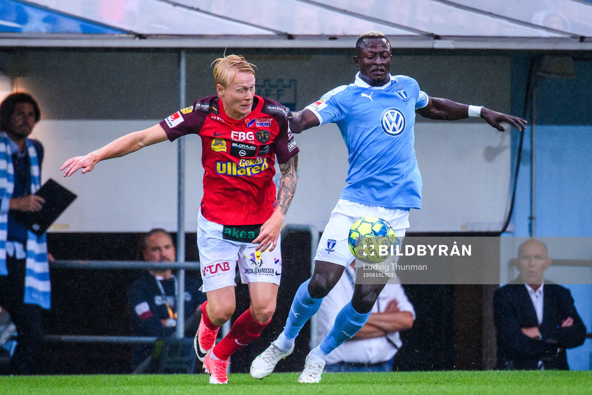 Falkenbergs Jacob Ericsson och Malmö FFs Bonke Innocent