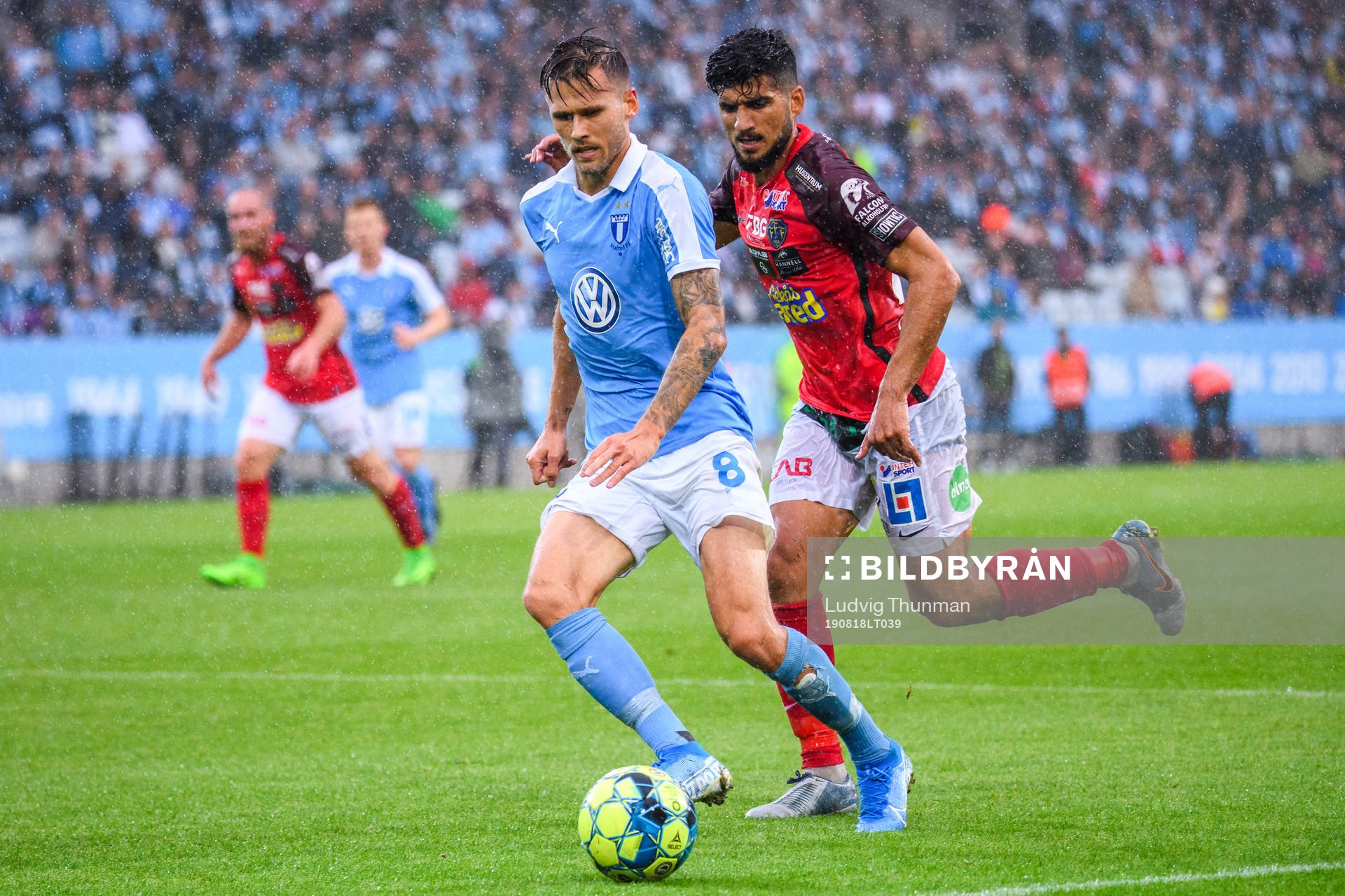 Malmö FFs Arnór Traustason och Falkenbergs Mahmut Özen