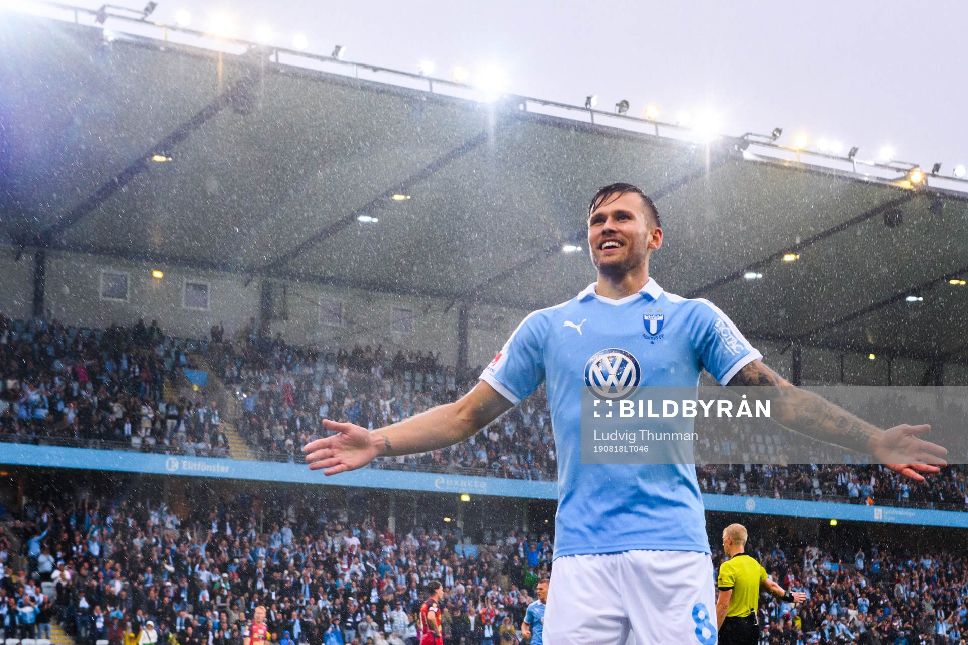 Malmö FFs Arnór Traustason jublar
