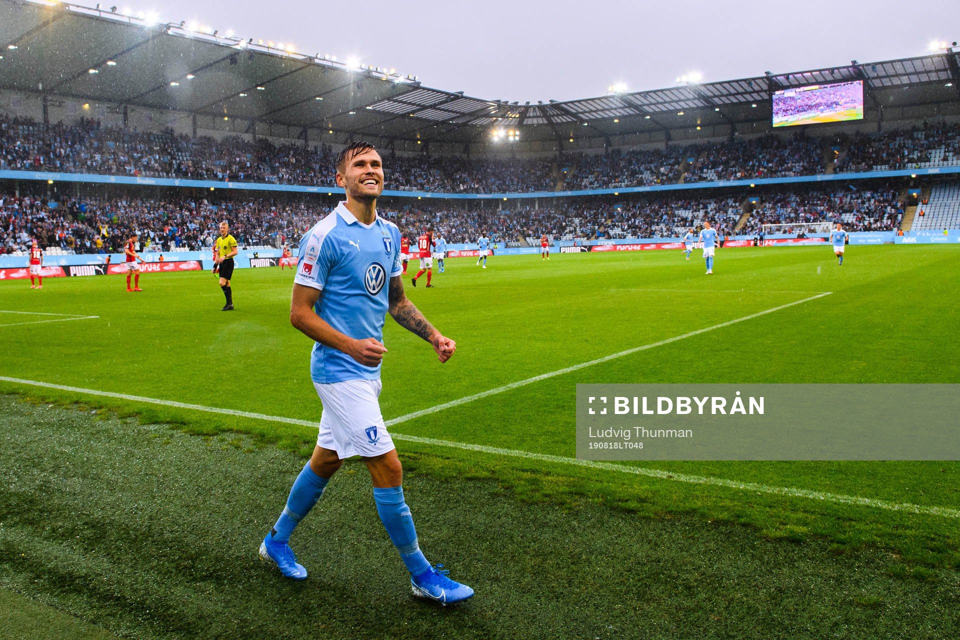 Malmö FFs Arnór Traustason jublar