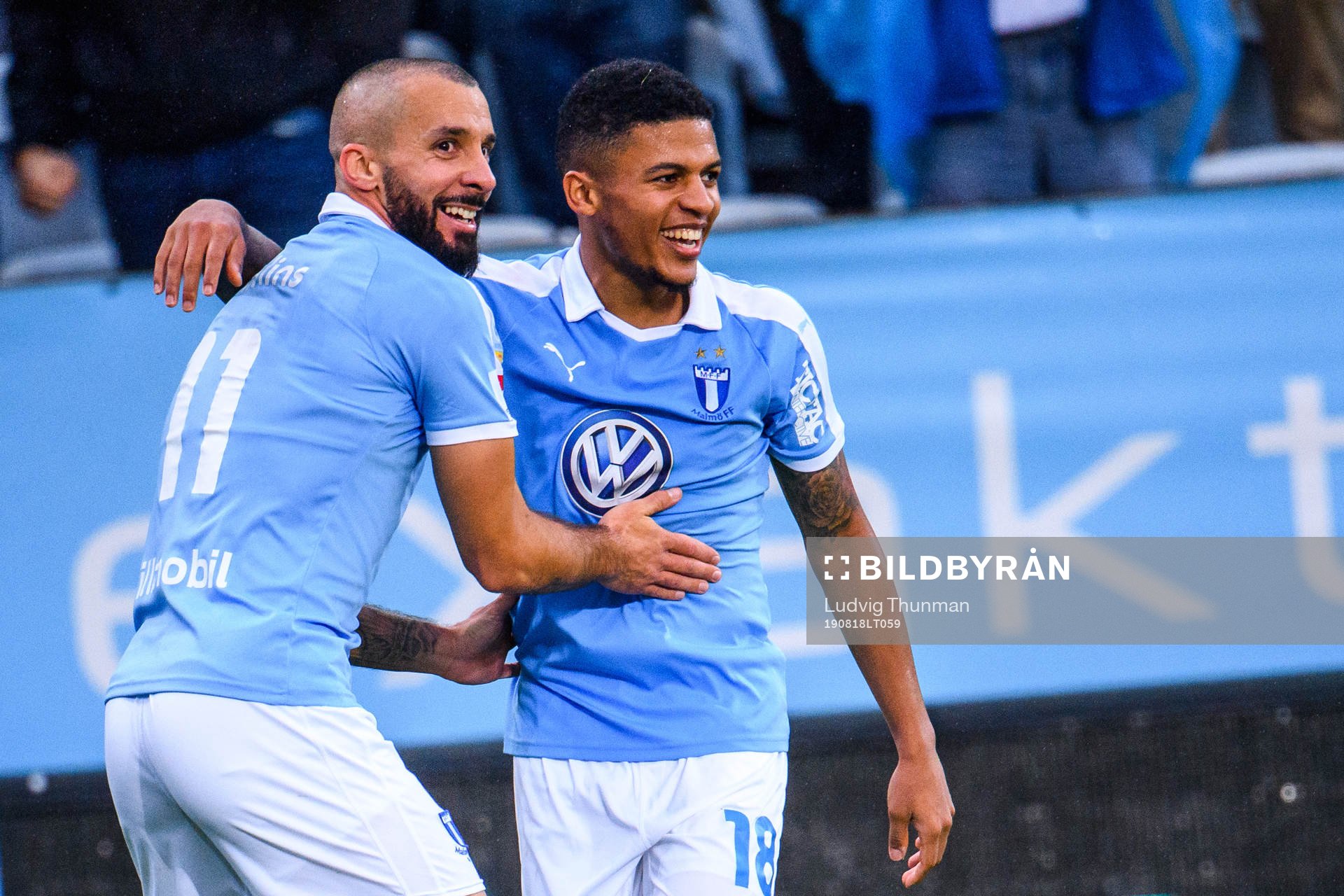 Malmö FFs Guillermo Molins jublar med Romain Gall