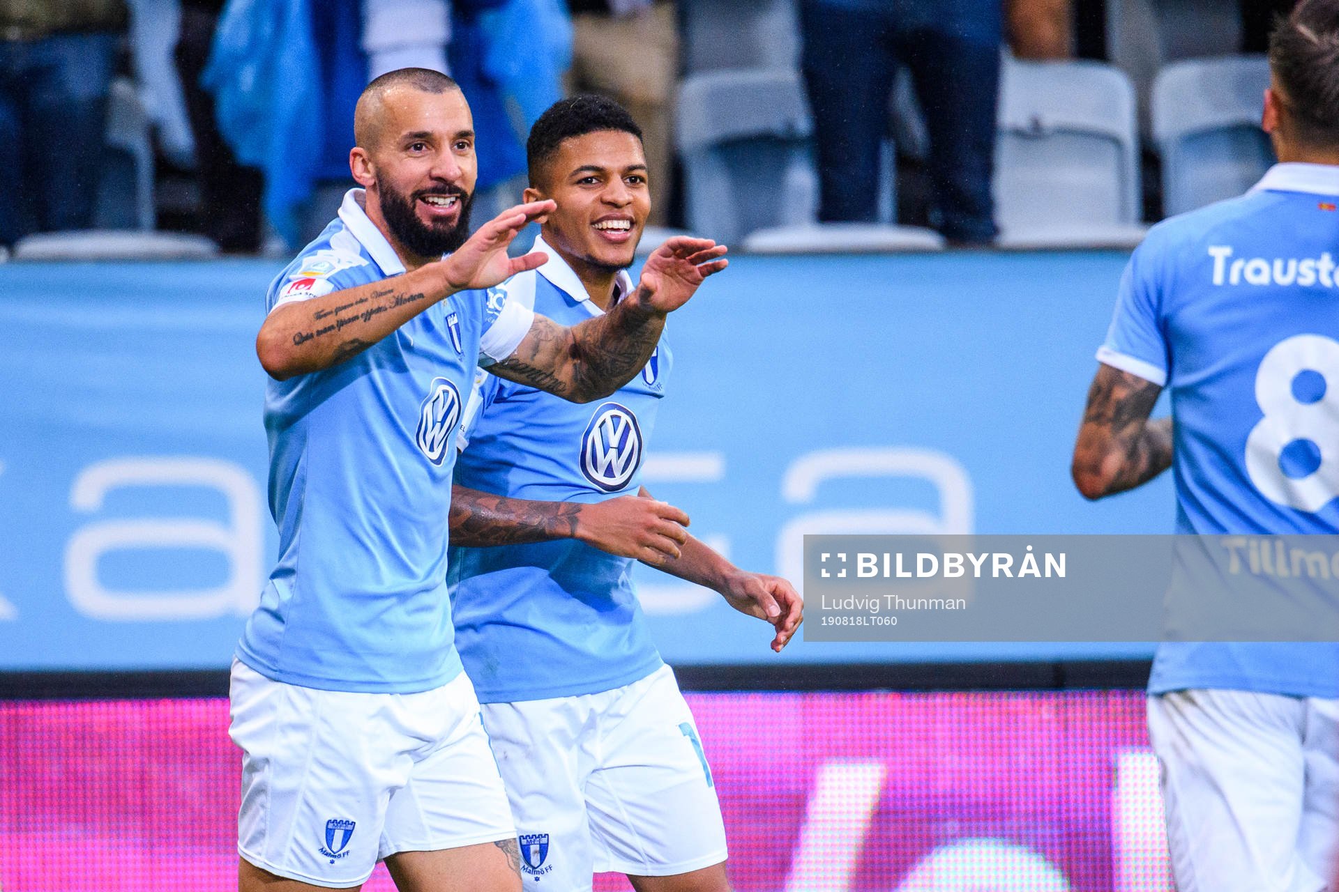 Malmö FFs Guillermo Molins jublar med Romain Gall
