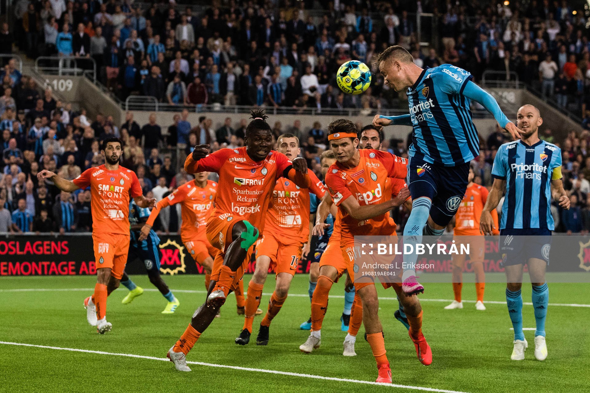 Djurgårdens Fredrik Ulvestad med en nick mot mål