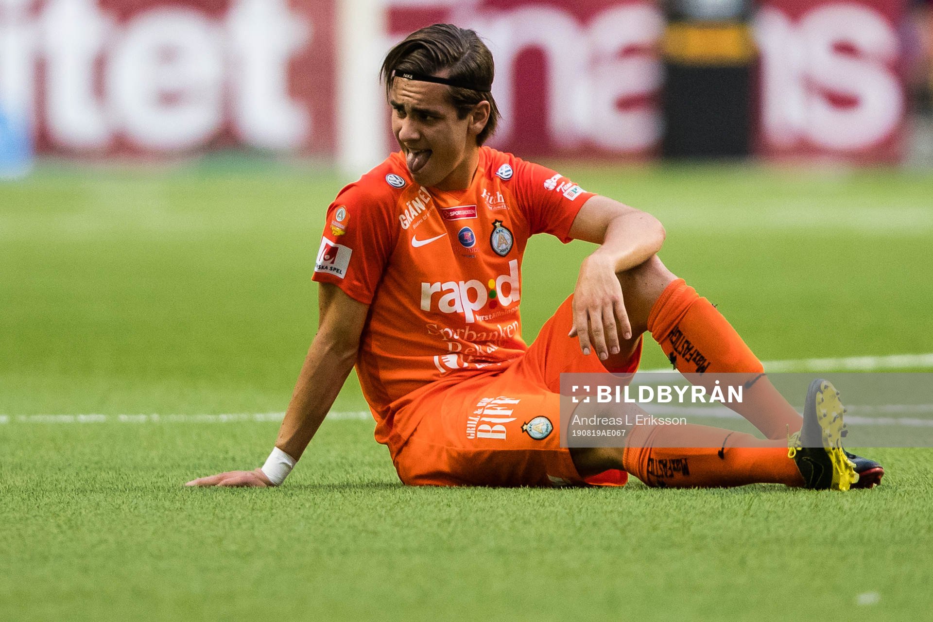 AFC Eskilstunas Adi Nalic sitter ner med en befarad skada