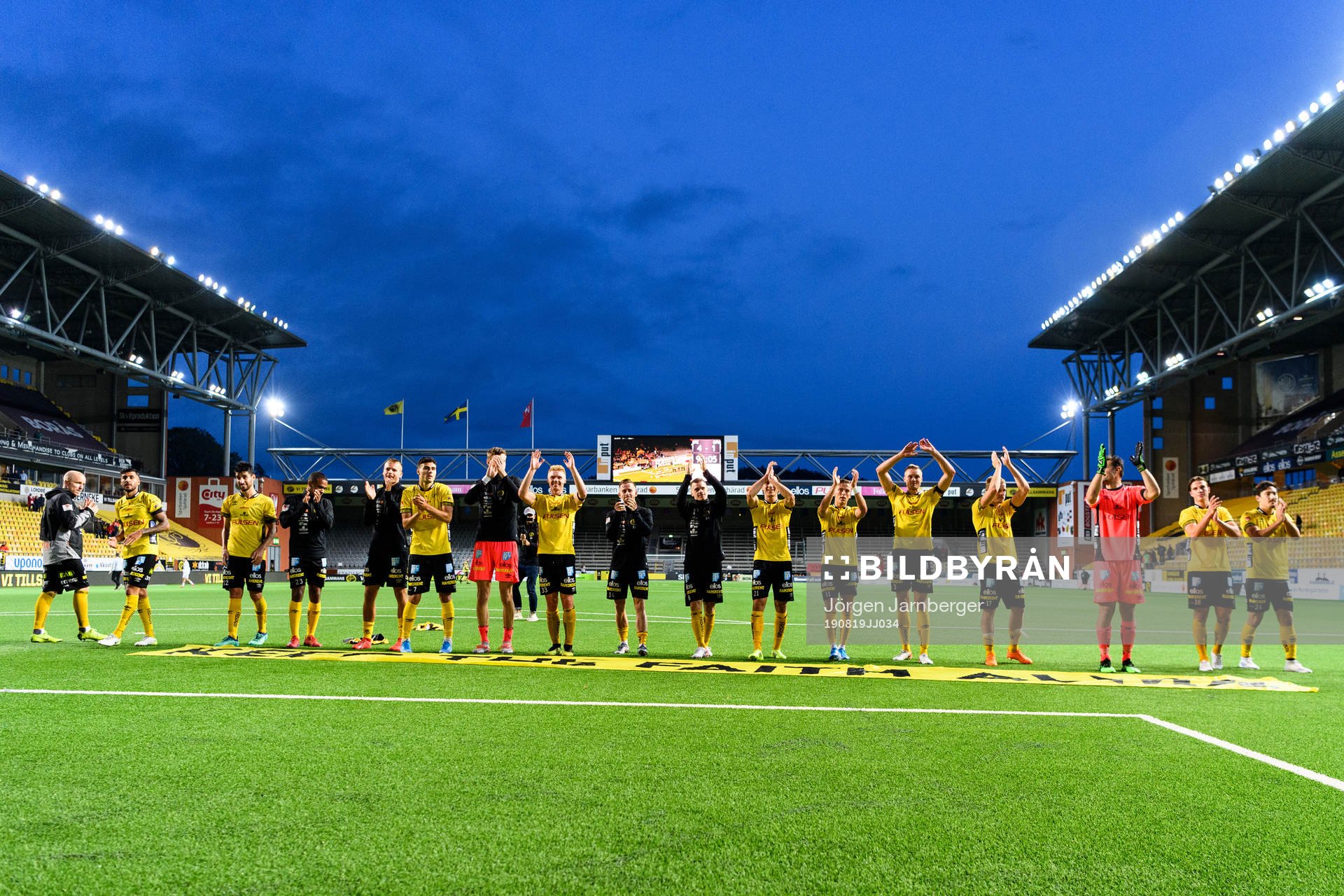 Elfsborgs spelare tackar publiken