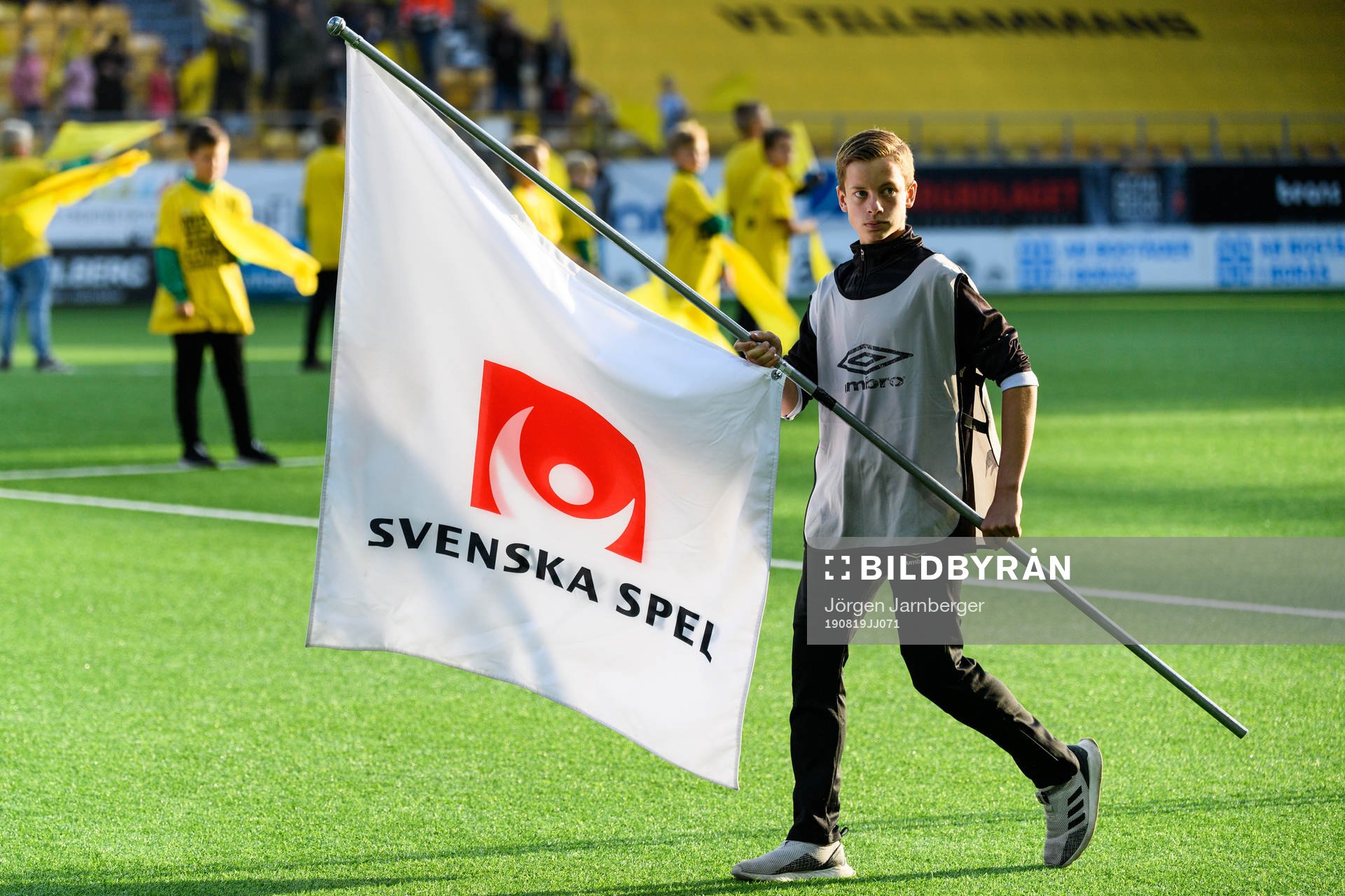Fan bärare Svenska spels logga under fotbollsmatchen i Allsvenskan mellan Elfsborg och Östersund den 19 augusti 2019 i Borås.