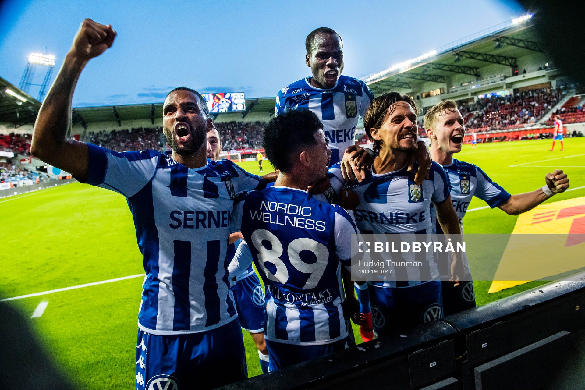 IFK Göteborgs Lasse Vibe jublar med lagkamrater