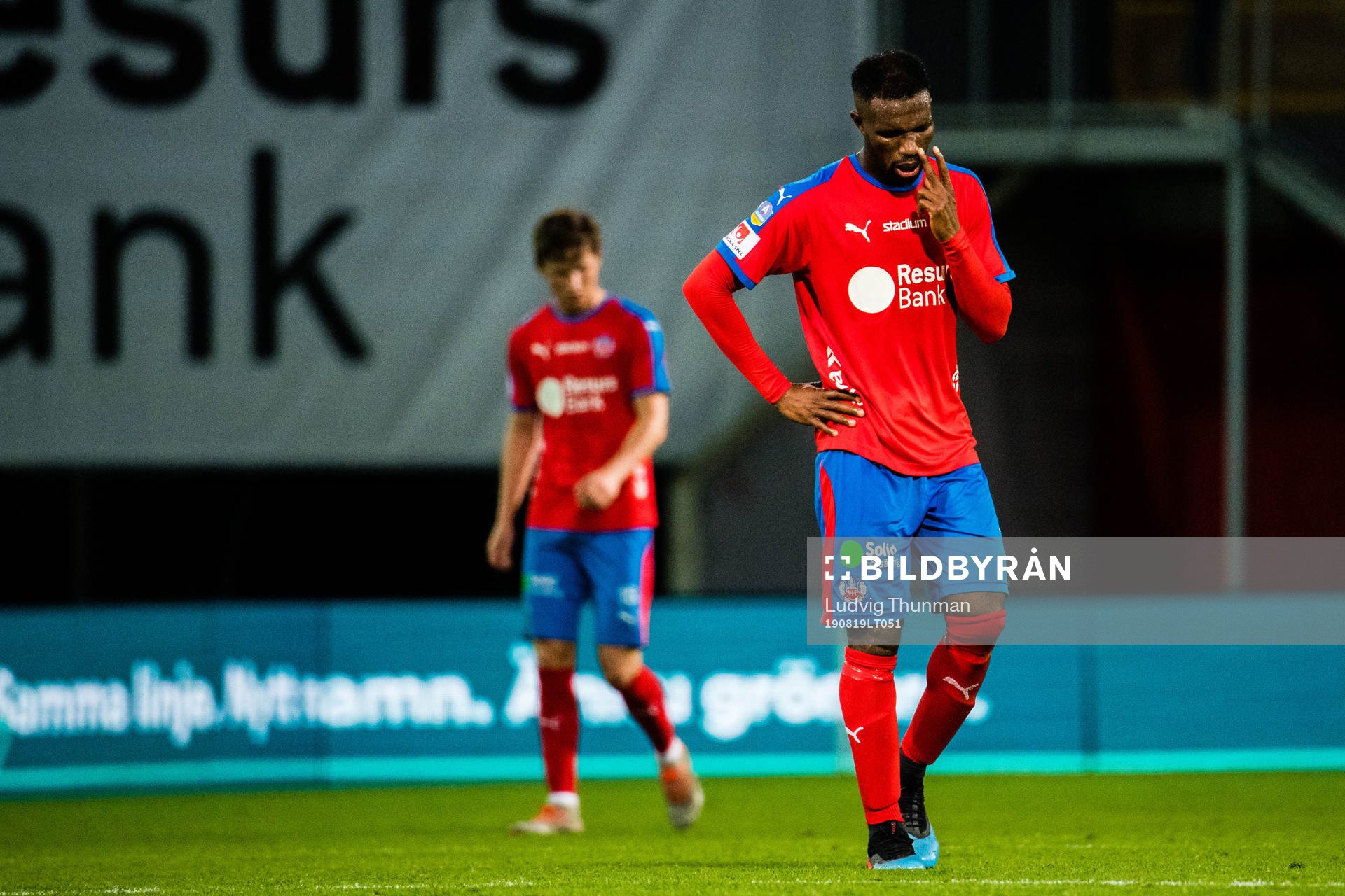Helsingborgs Max Svensson och Mohammed Abubakari deppar