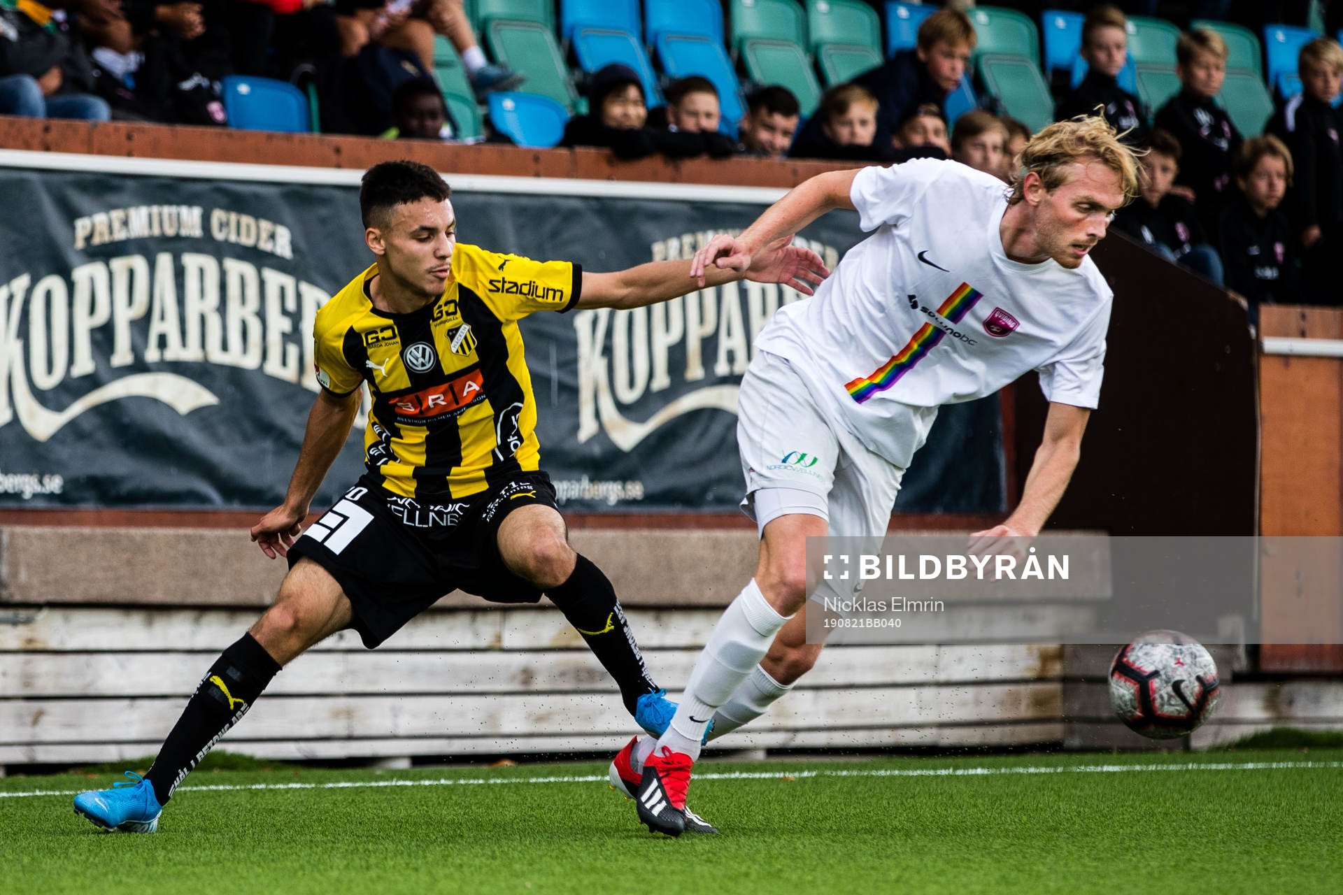 Qvidings Gustav Kadura och Häckens Ali Youssef under fotbollsmatchen i Svenska Cupen mellan Qviding och Häcken den 21 augusti 2019 i Göteborg.