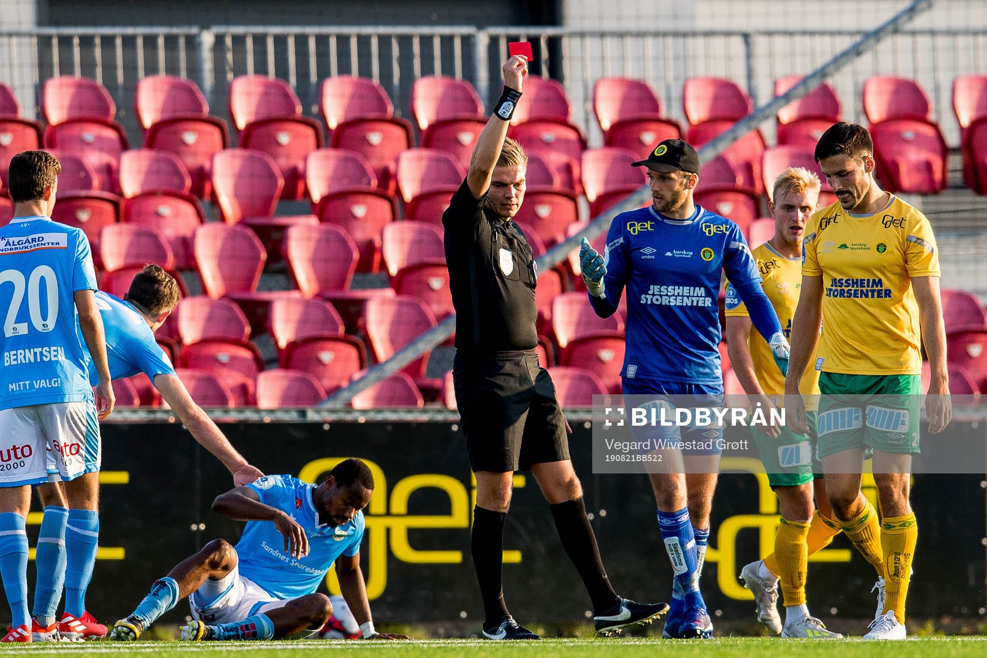 Referee Marius Lien gives Morten Sundli of Ull/Kisa a red
