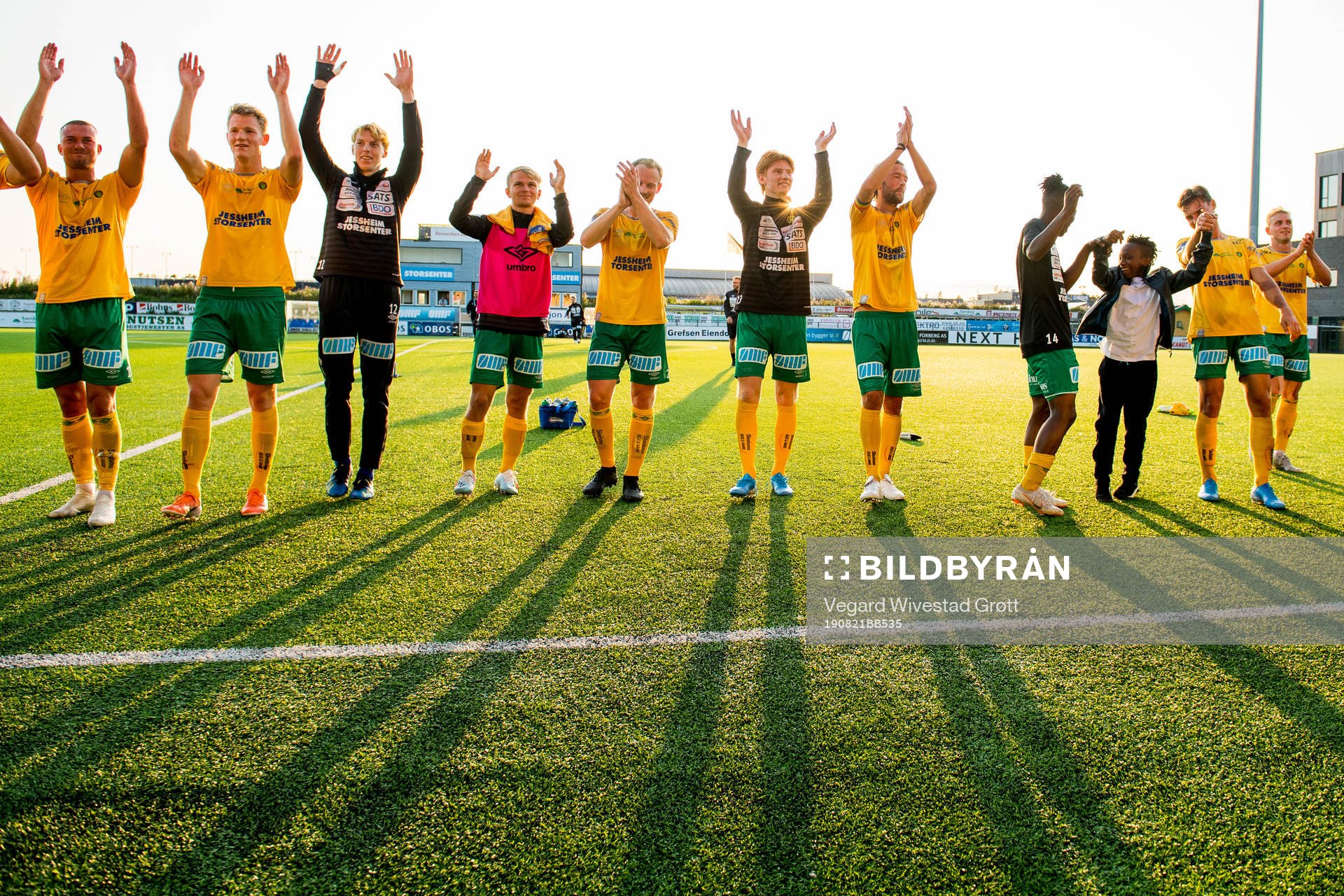 Players of Ull/Kisa celebrate