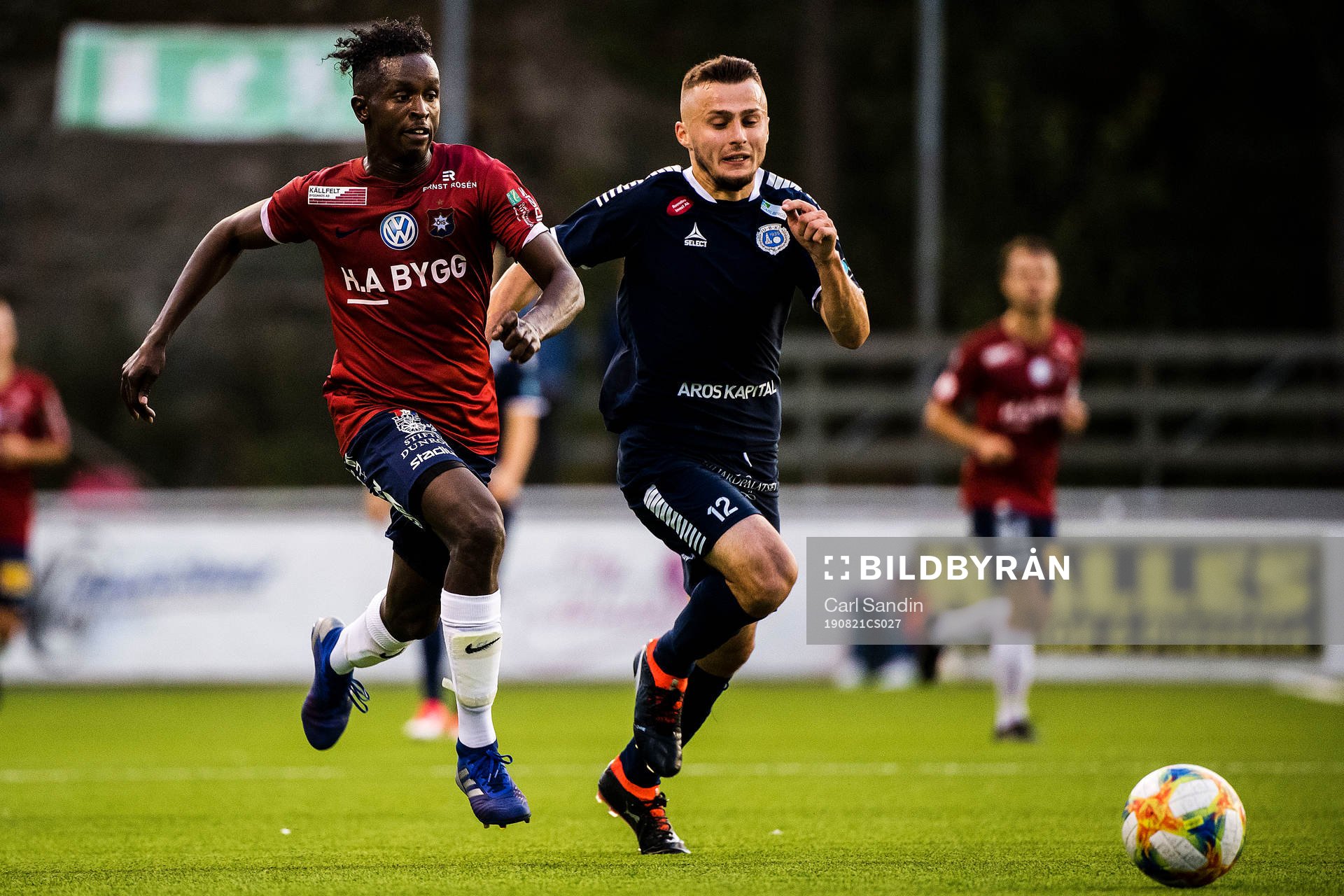 Örgrytes Mohamed Said Adan och Utsiktens Meriton Qoraj under fotbollsmatchen i Svenska Cupen mellan Utsikten och Örgryte den 21 augusti 2019 i Göteborg.