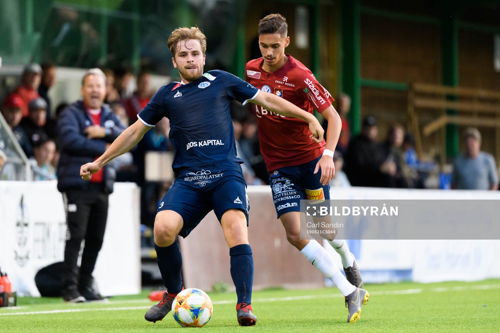 Utsiktens Erik Gunnarsson och Örgrytes Fredrik Zanjanchi under fotbollsmatchen i Svenska Cupen mellan Utsikten och Örgryte den 21 augusti 2019 i Göteborg.
