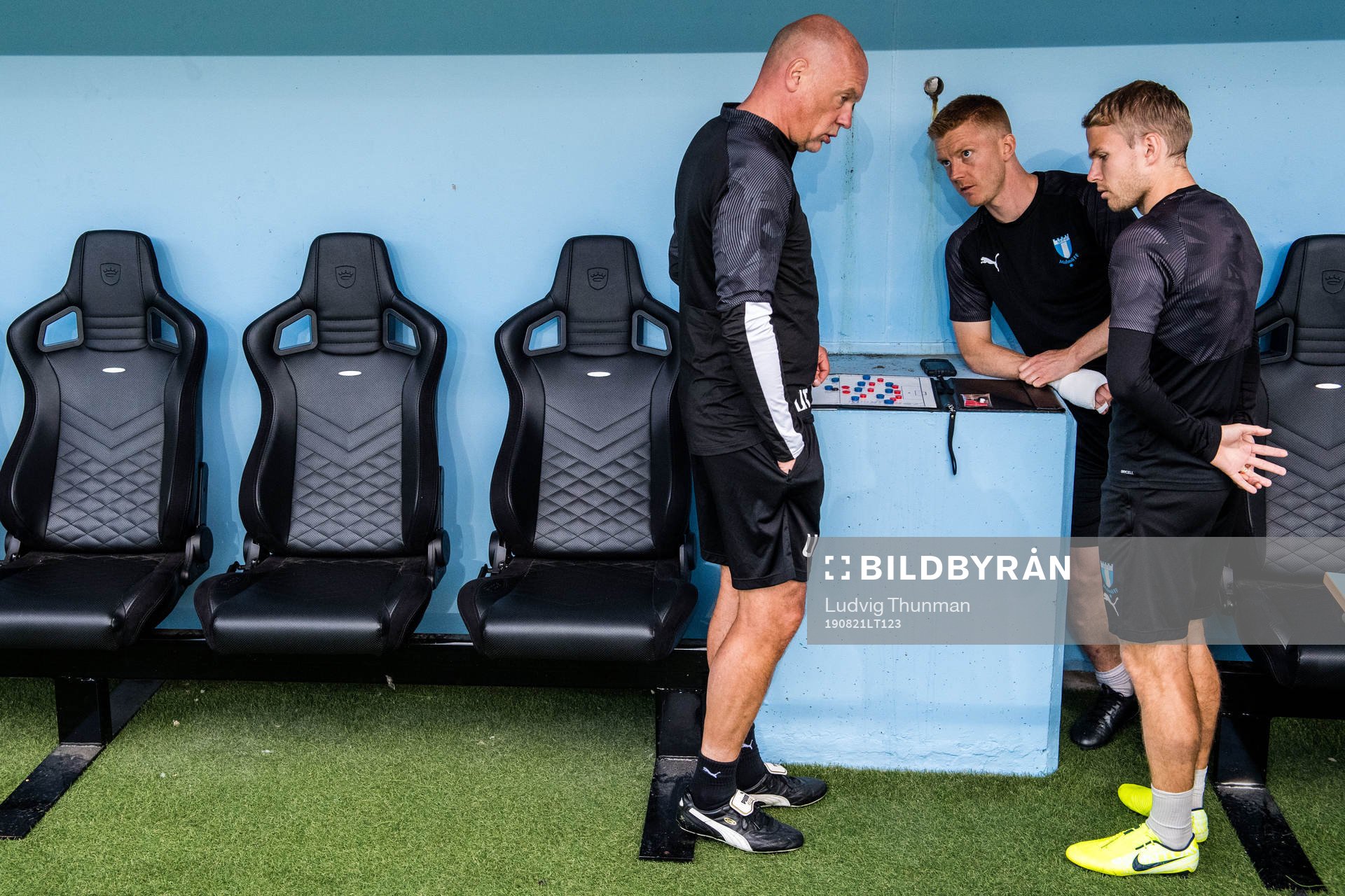 Uwe Rösler, head coach, Anders Christiansen and Oscar