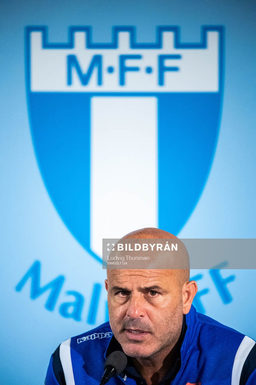Josef Abuksis, head coach of Bnei Yehuda