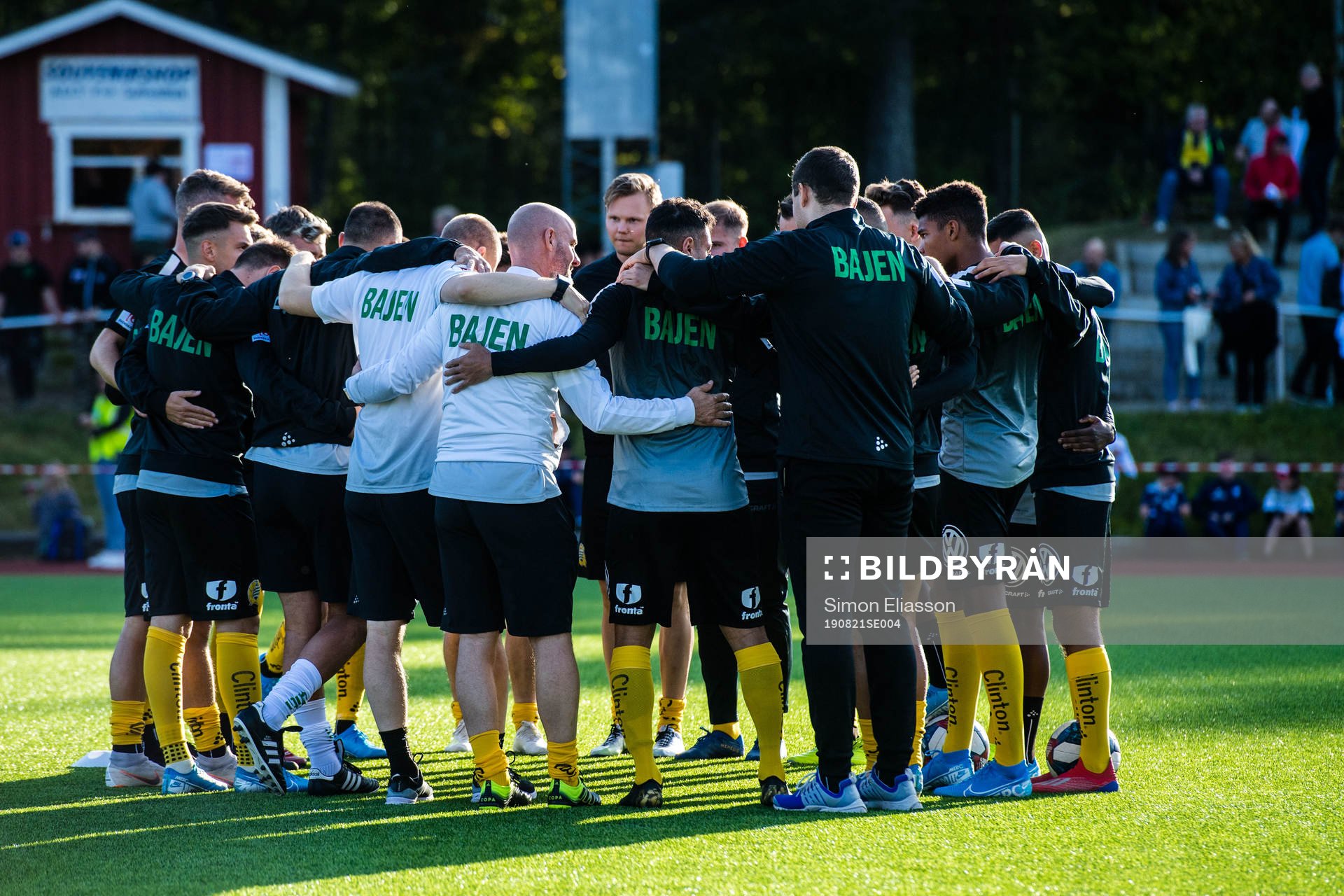 Hammarbys spelare värmer upp
