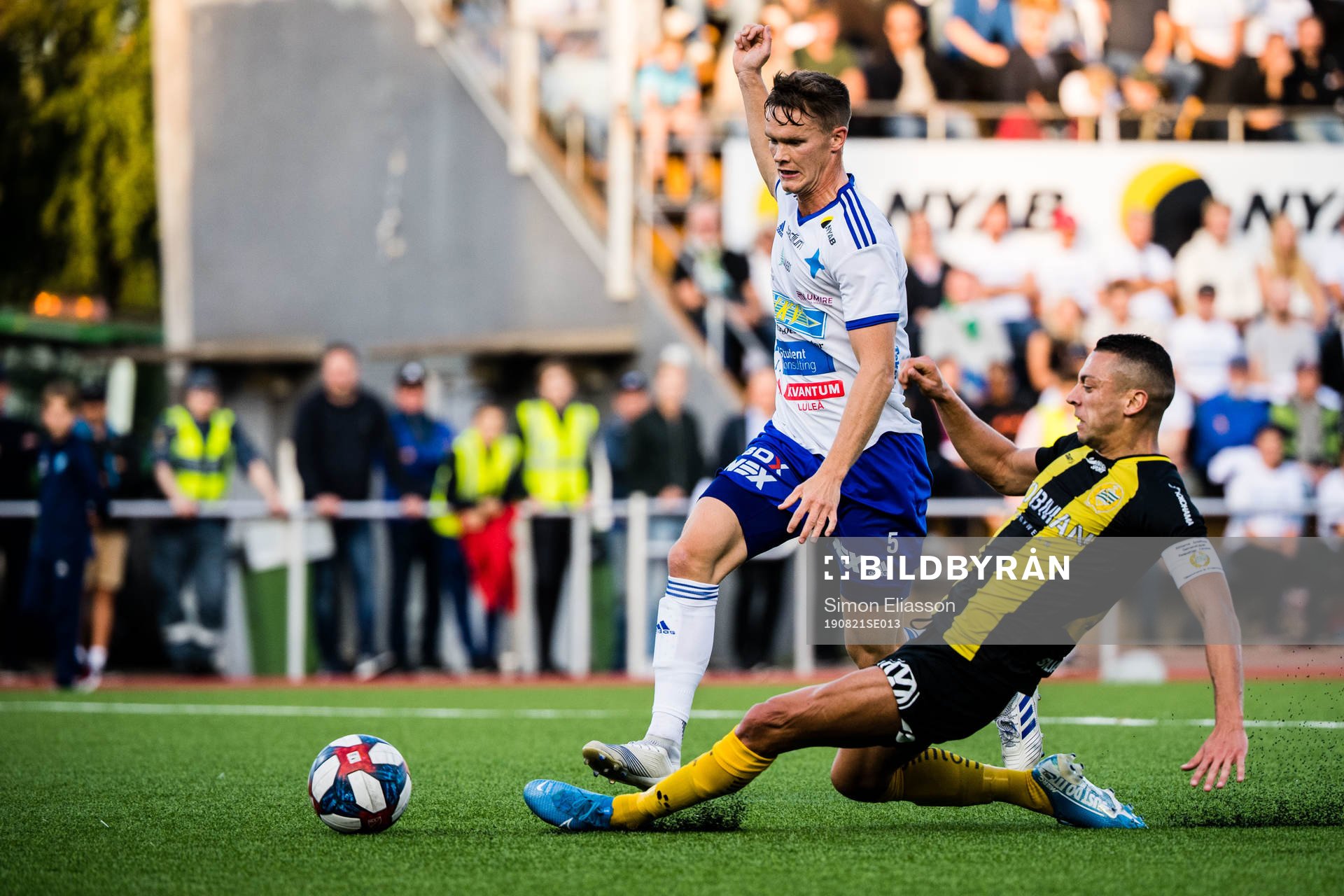 Luleås Fredrik Lundgren  och Hammarbys Nikola Djurdjic
