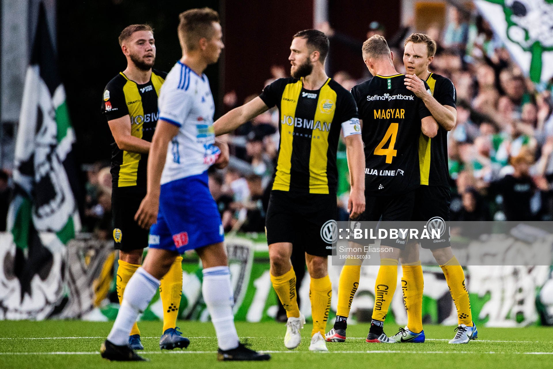 Hammarbys spelare jublar