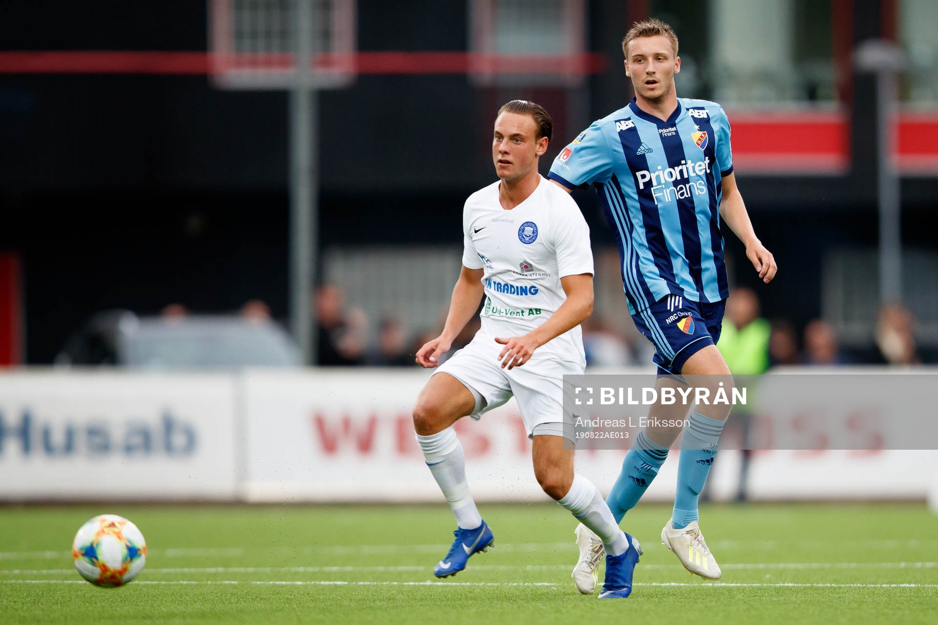 Akropolis Cesar Weilid och Djurgårdens Alexander Abrahamsson under fotbollsmatchen i Svenska Cupen mellan Akropolis och Djurgården den 22 augusti 2019 i Stockholm.
