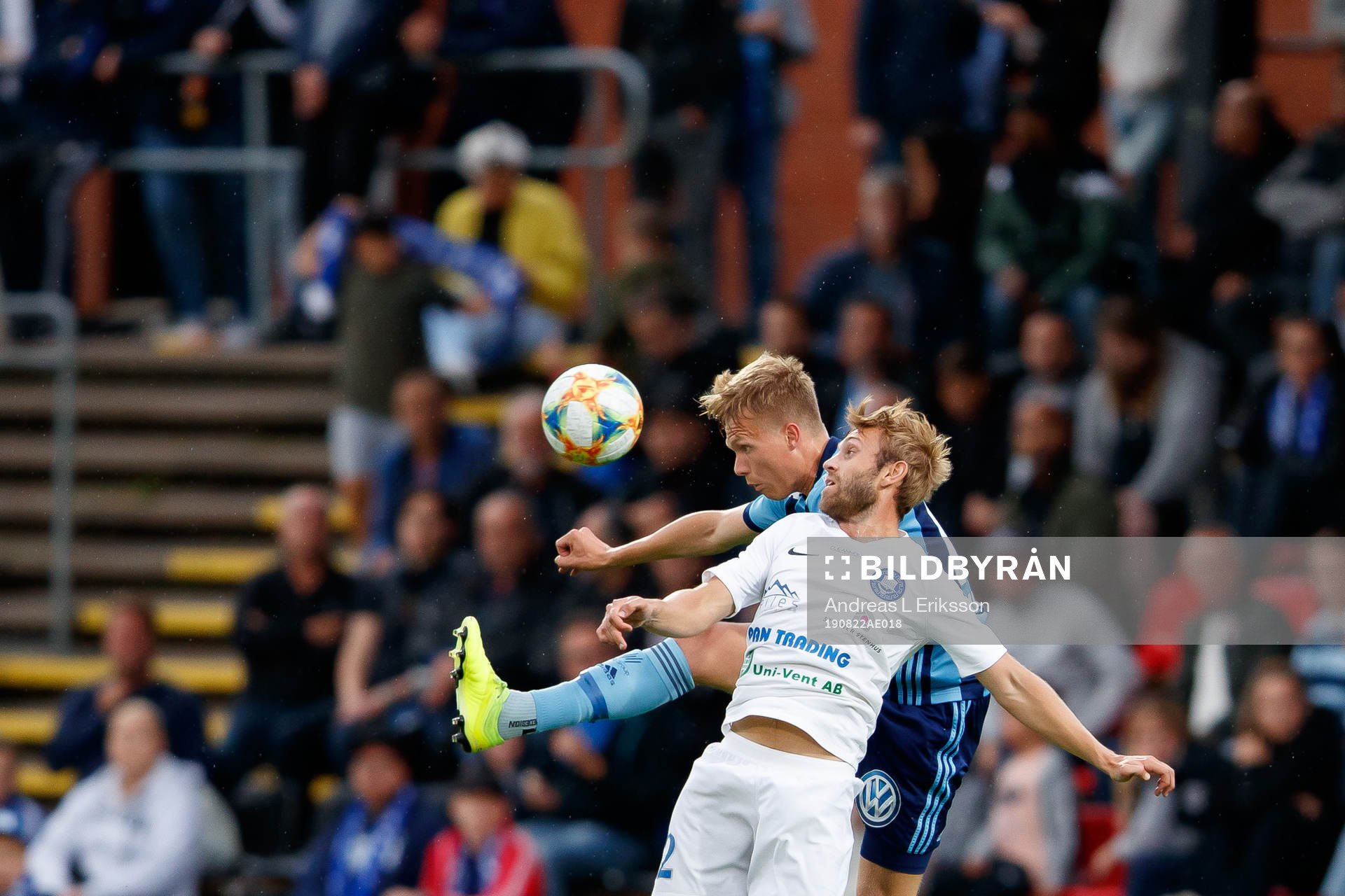 Djurgårdens Jonathan Augustinsson i nickduell med