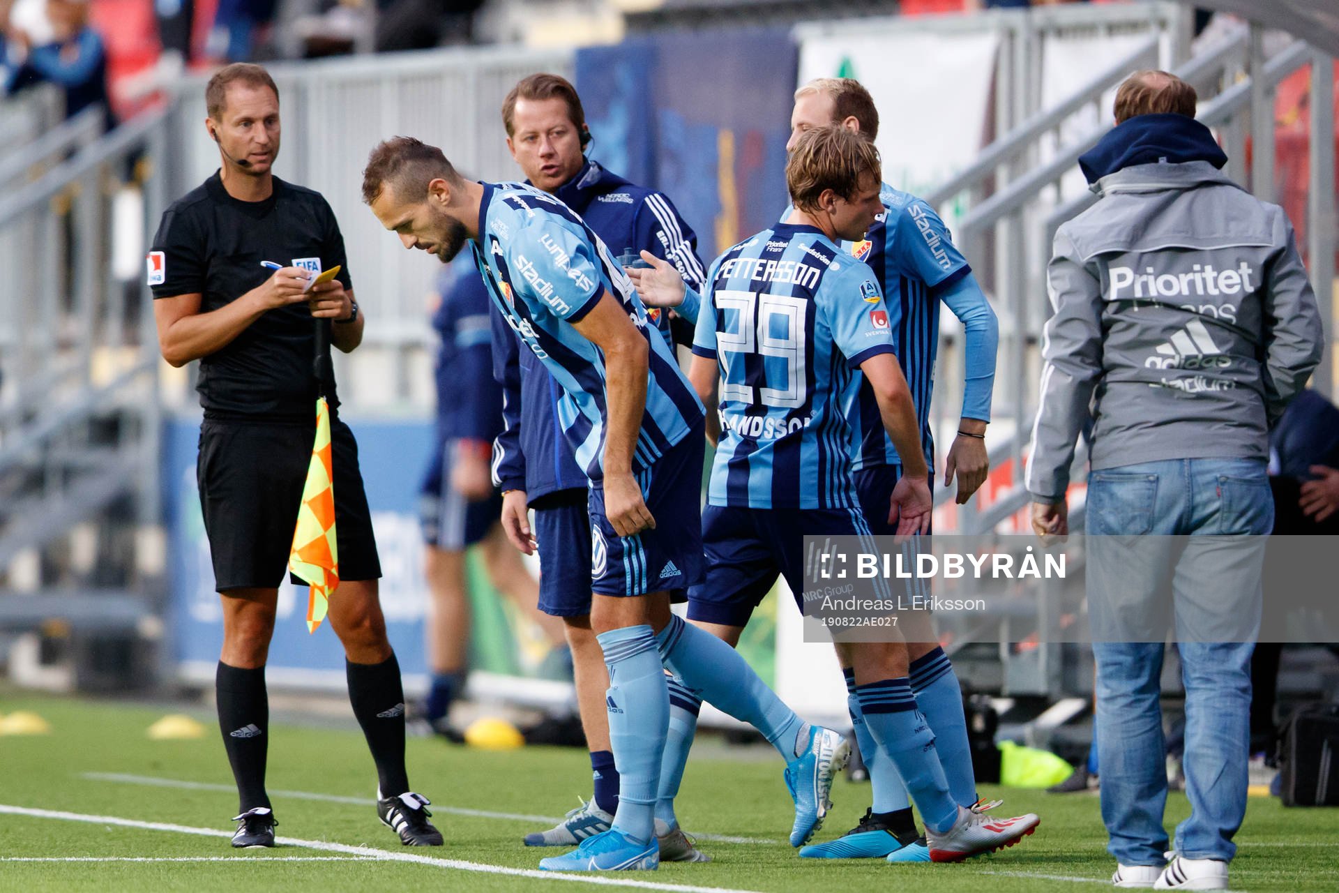 Djurgårdens Emir Kujovic byts in och Oscar Pettersson går