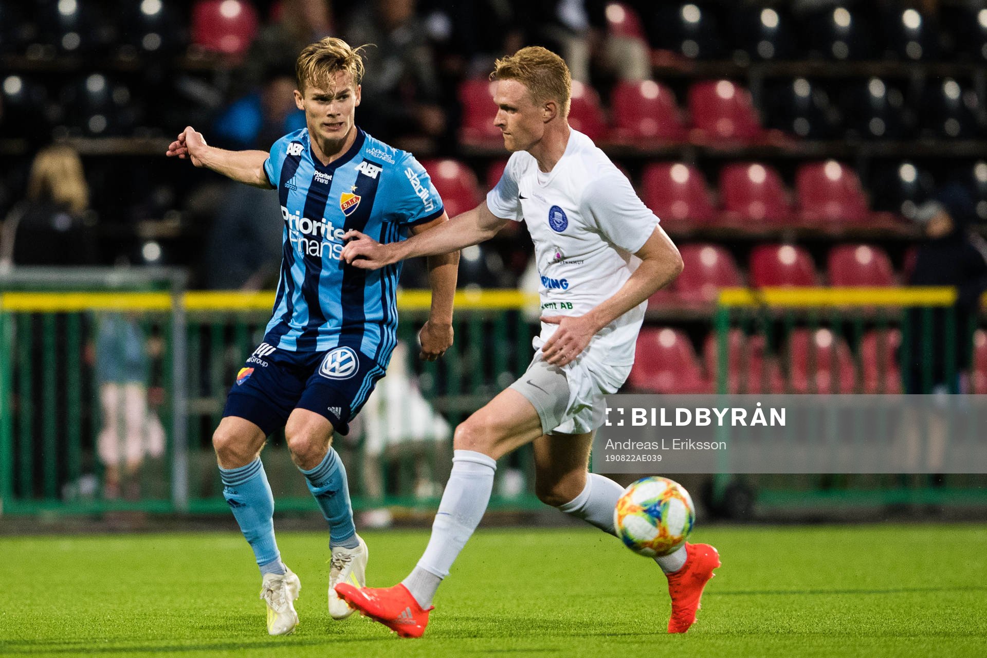 Djurgårdens Hampus Finndell och Akropolis Nicklas Maripuu under fotbollsmatchen i Svenska Cupen mellan Akropolis och Djurgården den 22 augusti 2019 i Stockholm.