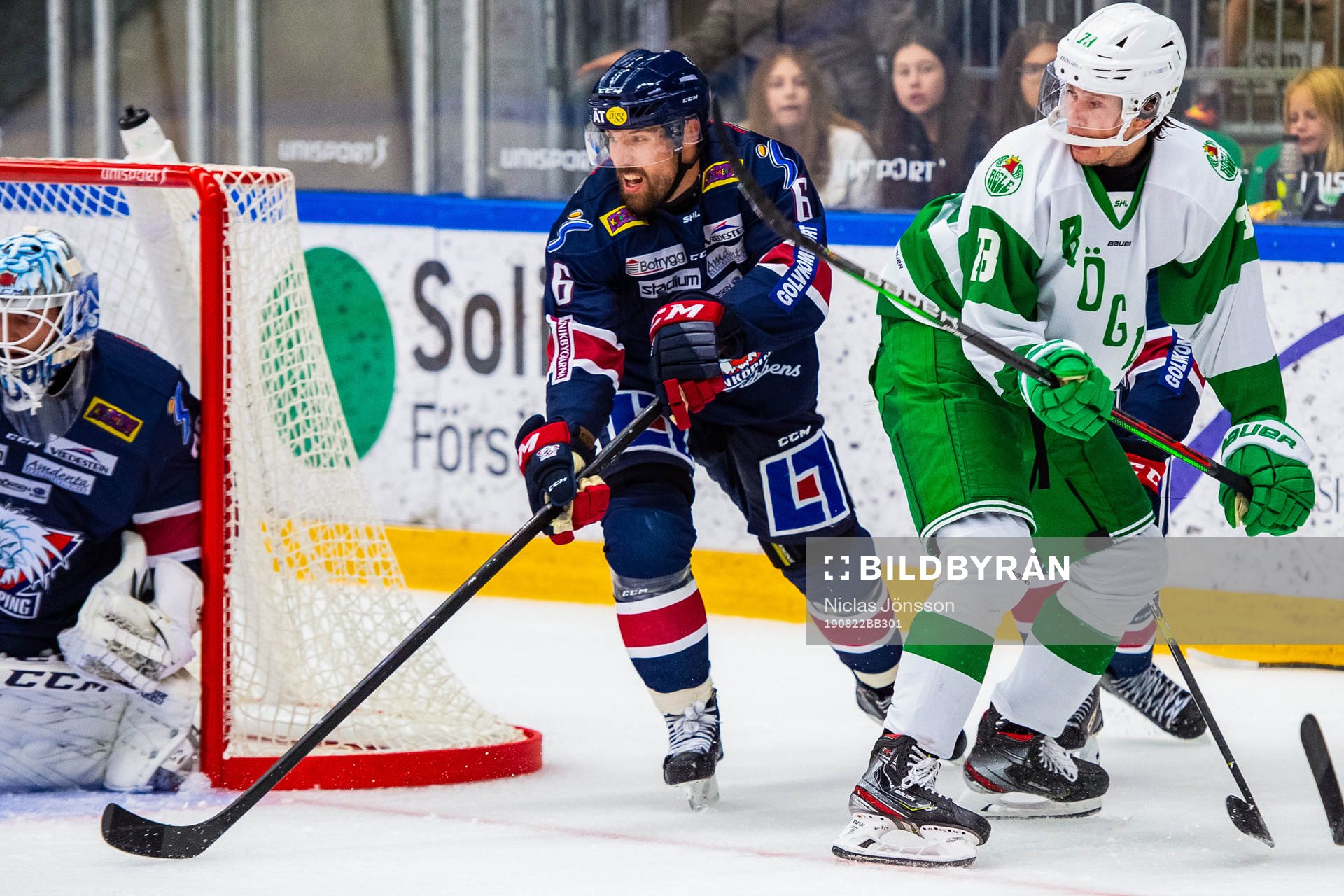 Linköpings Jonas Holös och Rögles  Dominik Bokk