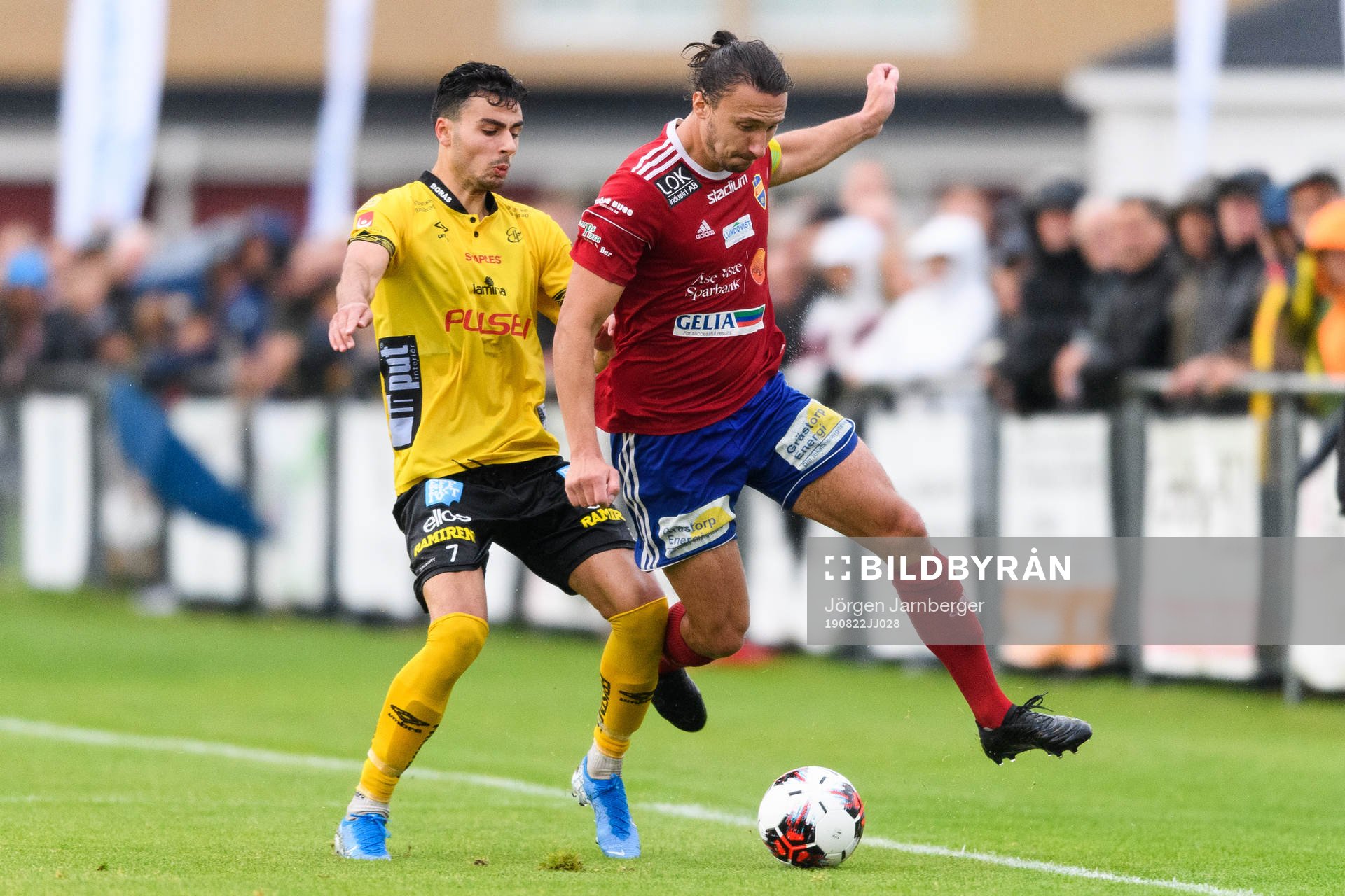 Elfsborgs Deniz Hümmet och Gauthiods Wiktor Wersén