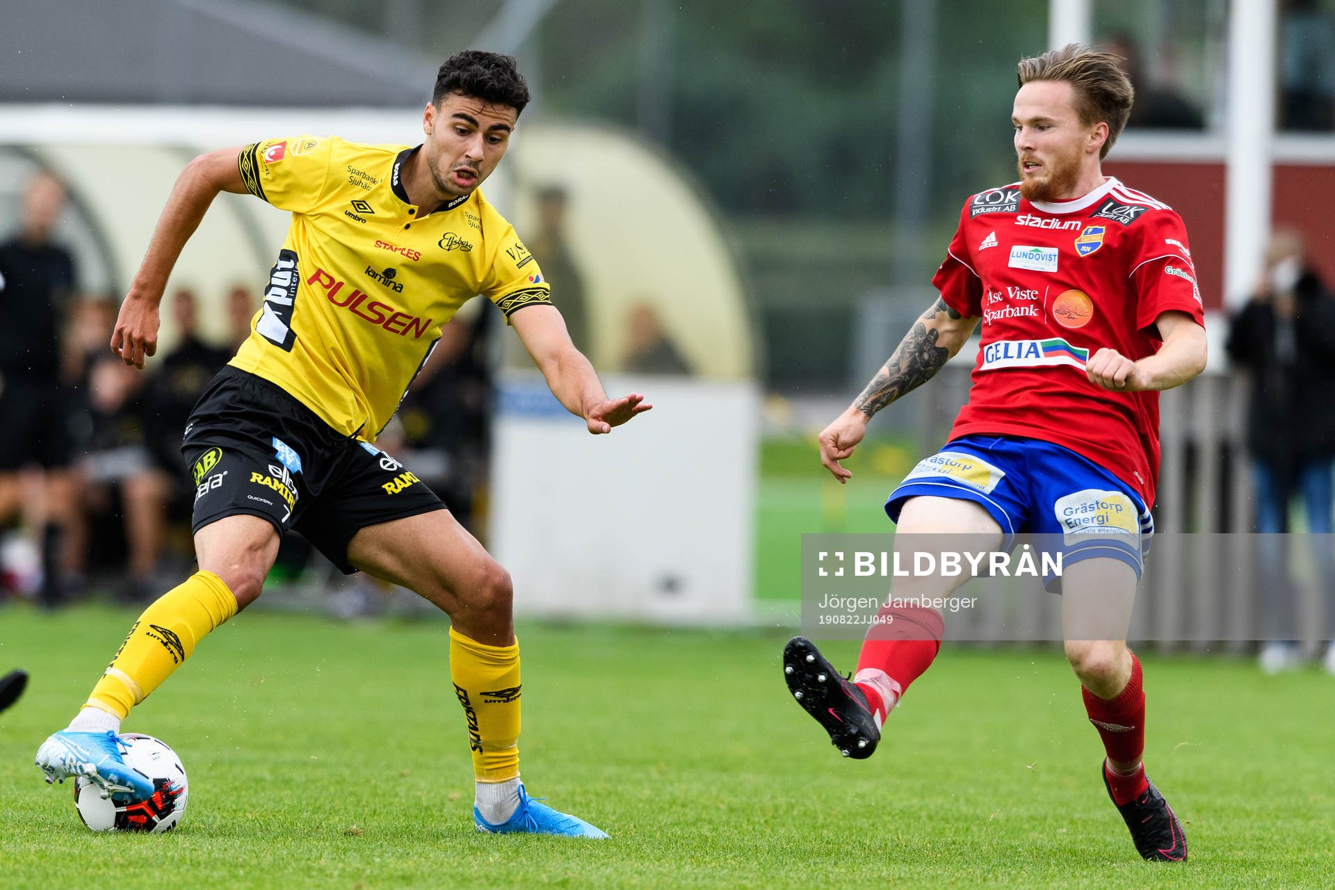Elfsborgs Deniz Hümmet och Gauthiods Jonas Emanuelsson