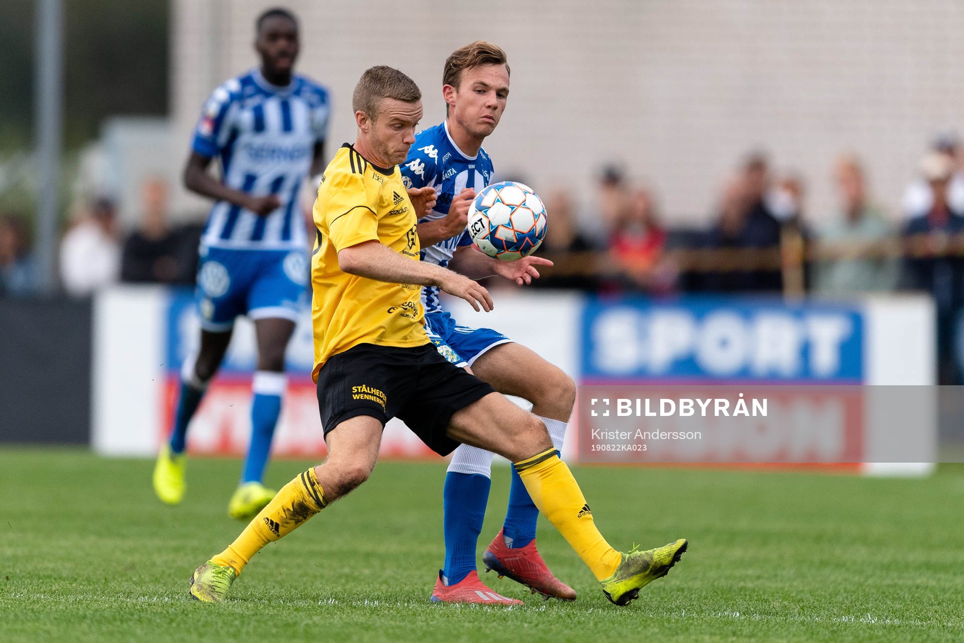 Astrios Sten Preuss och IFK Göteborgs Tim Van Assema