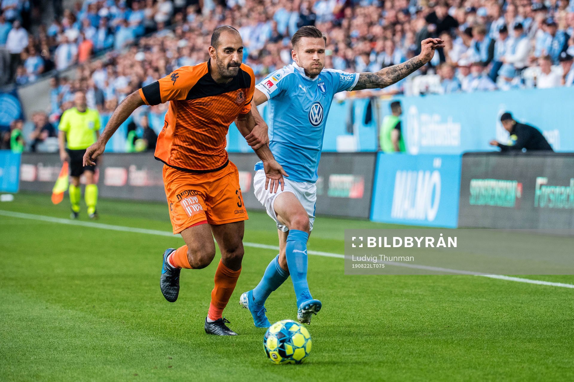 Din Mori of Bnei Yehuda and Arnor Traustason of Malmö FF
